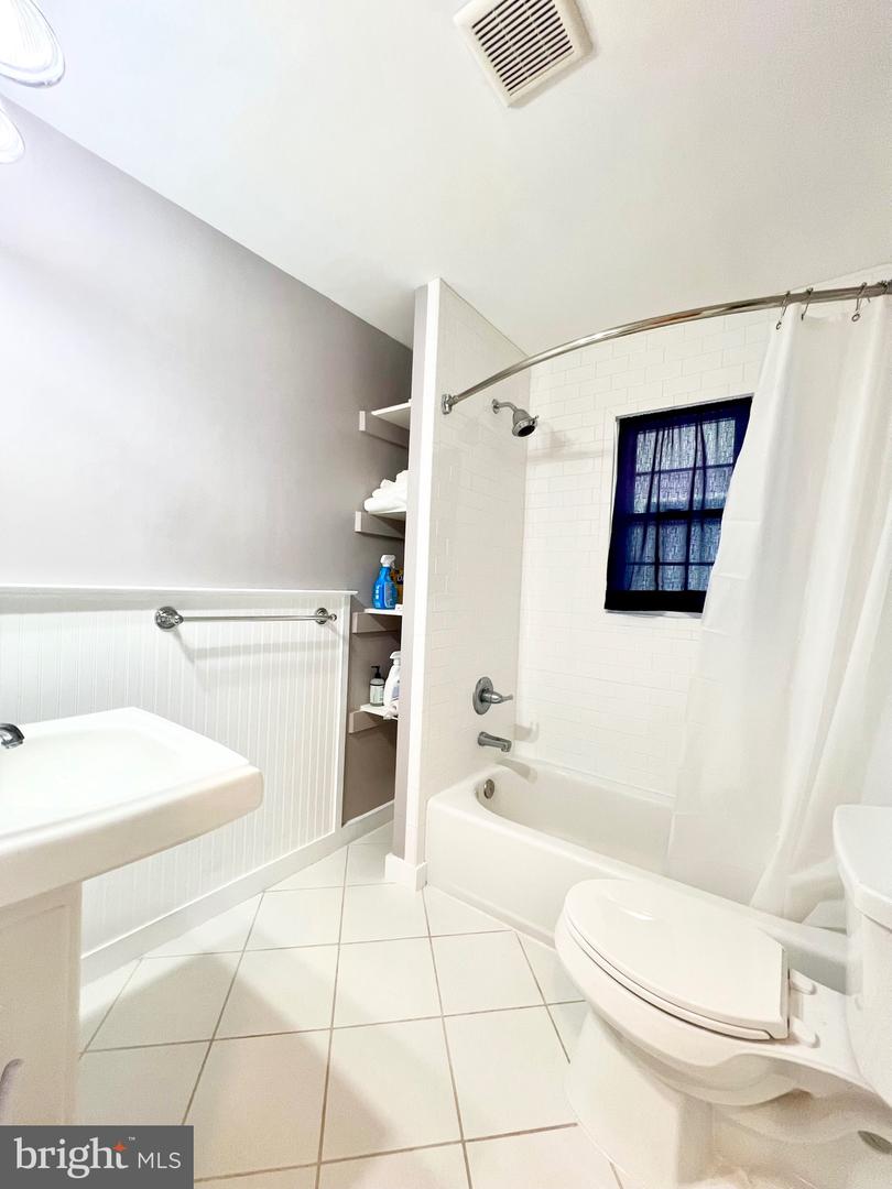 6605 KEENE DR, SPRINGFIELD, Virginia 22152, 5 Bedrooms Bedrooms, ,5 BathroomsBathrooms,Residential,For sale,6605 KEENE DR,VAFX2241356 MLS # VAFX2241356