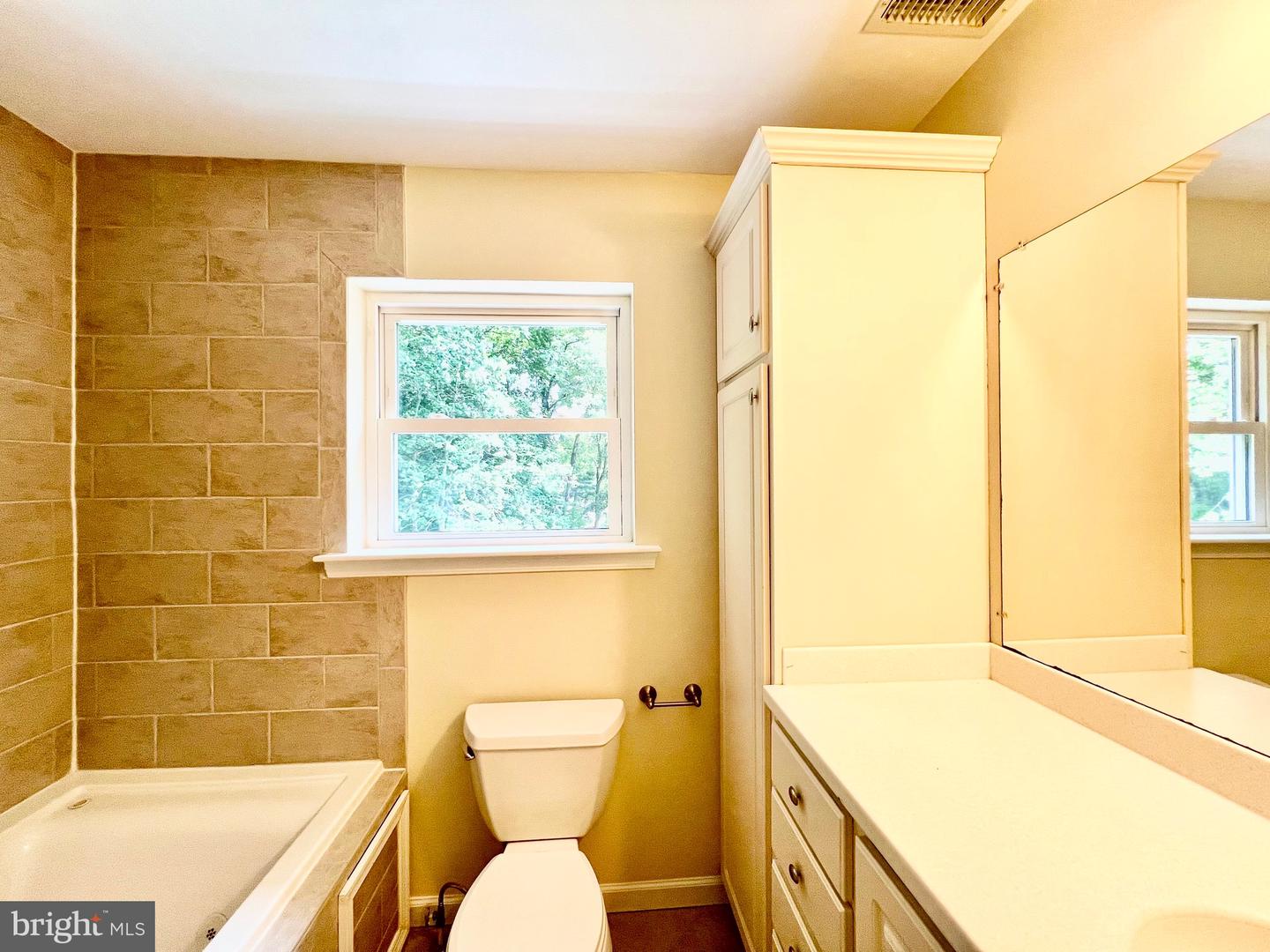 6605 KEENE DR, SPRINGFIELD, Virginia 22152, 5 Bedrooms Bedrooms, ,5 BathroomsBathrooms,Residential,For sale,6605 KEENE DR,VAFX2241356 MLS # VAFX2241356