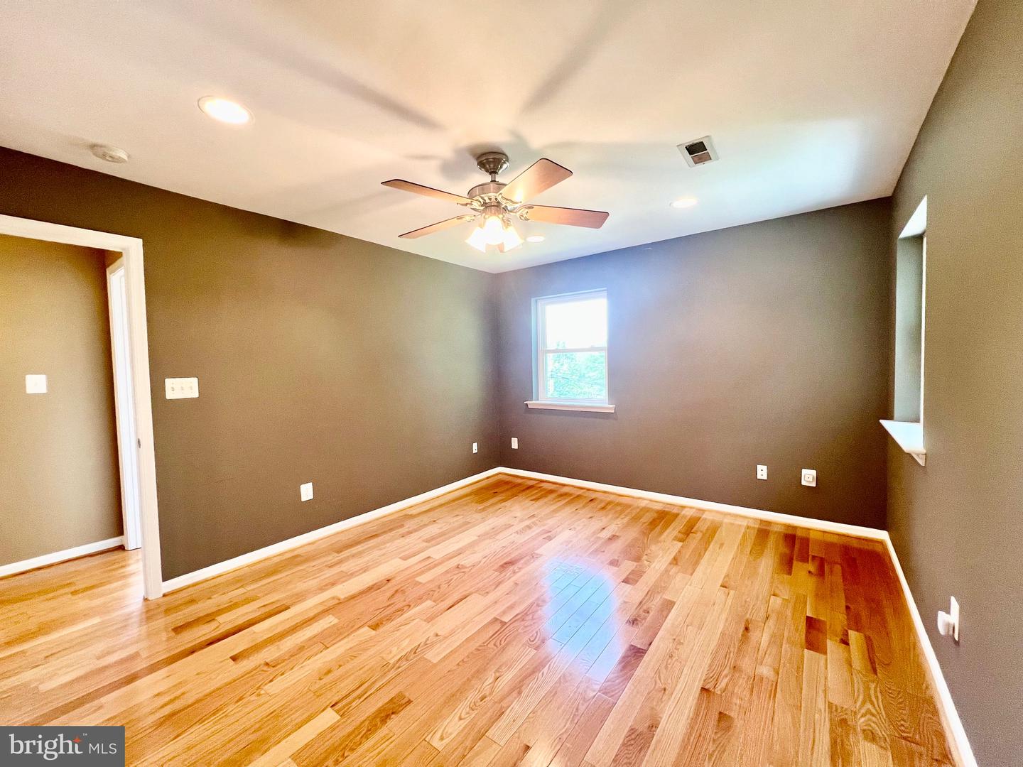 6605 KEENE DR, SPRINGFIELD, Virginia 22152, 5 Bedrooms Bedrooms, ,5 BathroomsBathrooms,Residential,For sale,6605 KEENE DR,VAFX2241356 MLS # VAFX2241356
