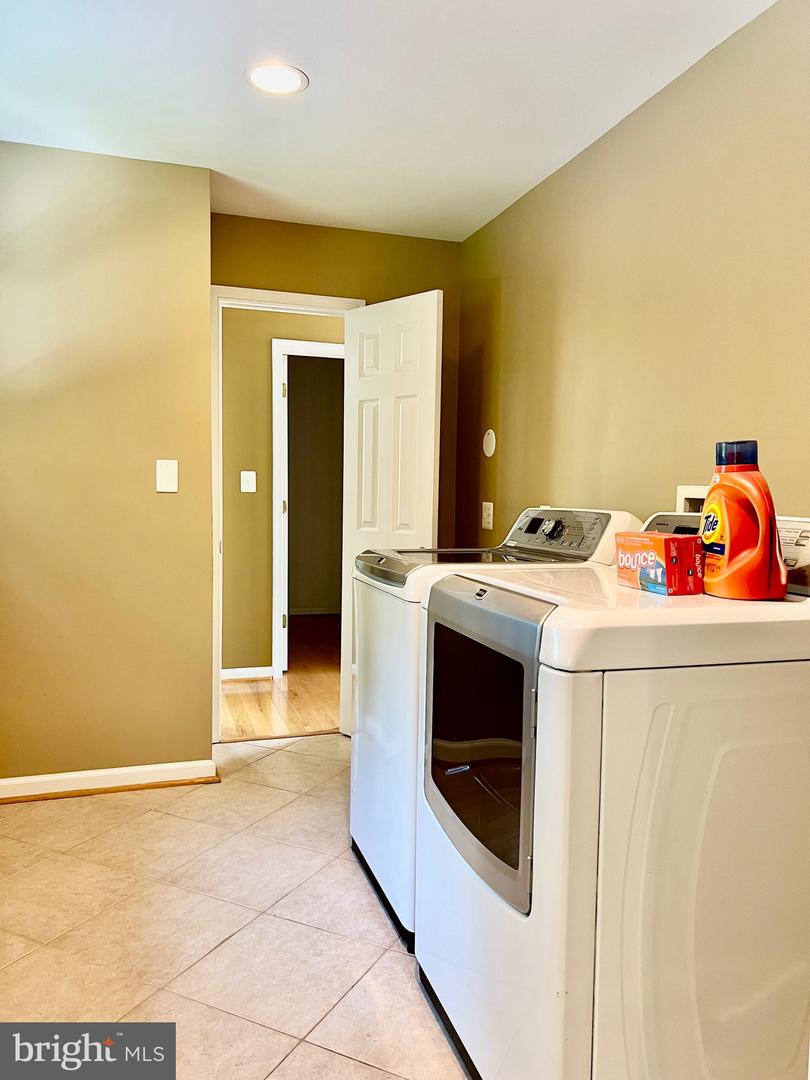 6605 KEENE DR, SPRINGFIELD, Virginia 22152, 5 Bedrooms Bedrooms, ,5 BathroomsBathrooms,Residential,For sale,6605 KEENE DR,VAFX2241356 MLS # VAFX2241356