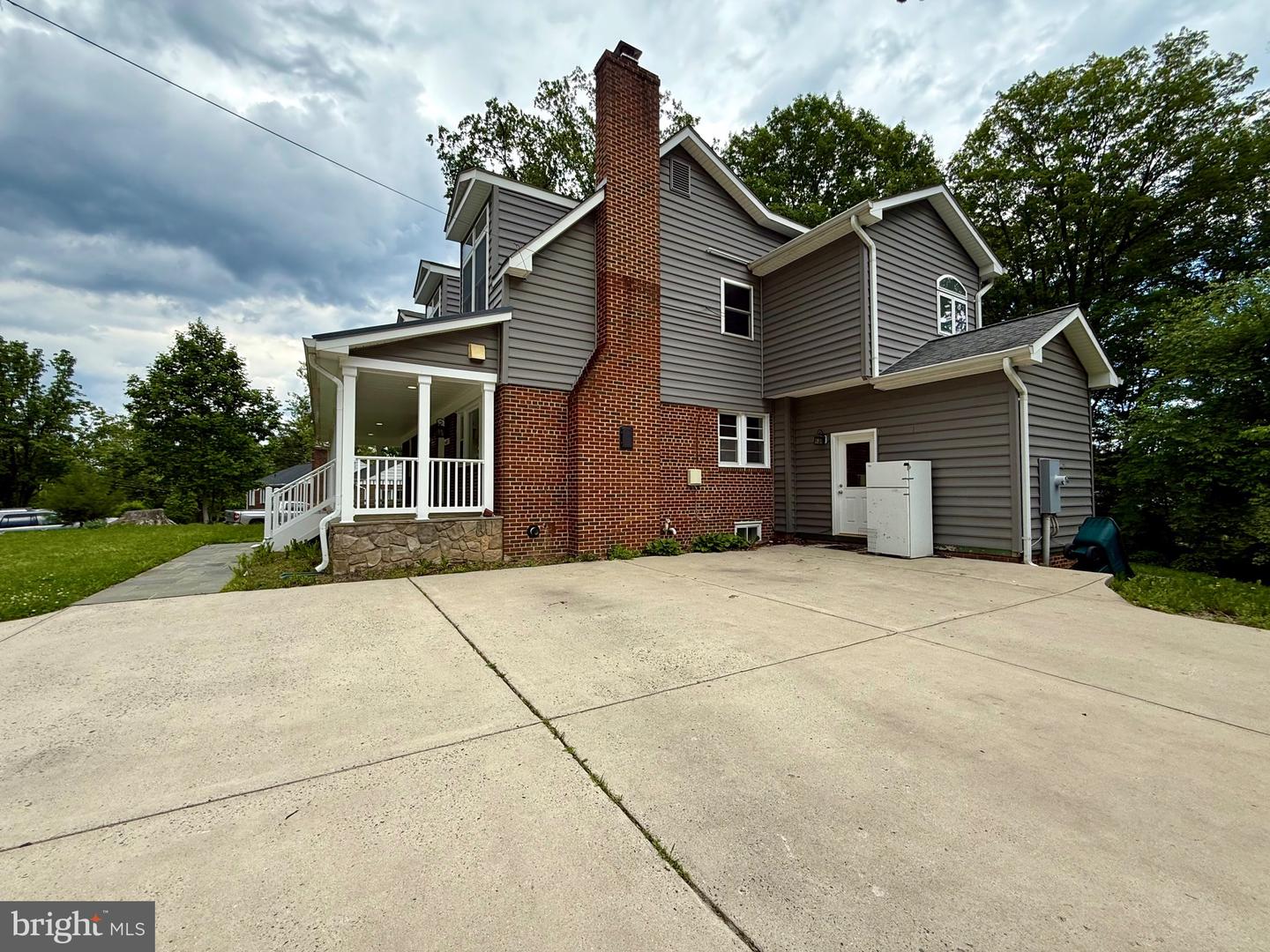 6605 KEENE DR, SPRINGFIELD, Virginia 22152, 5 Bedrooms Bedrooms, ,5 BathroomsBathrooms,Residential,For sale,6605 KEENE DR,VAFX2241356 MLS # VAFX2241356