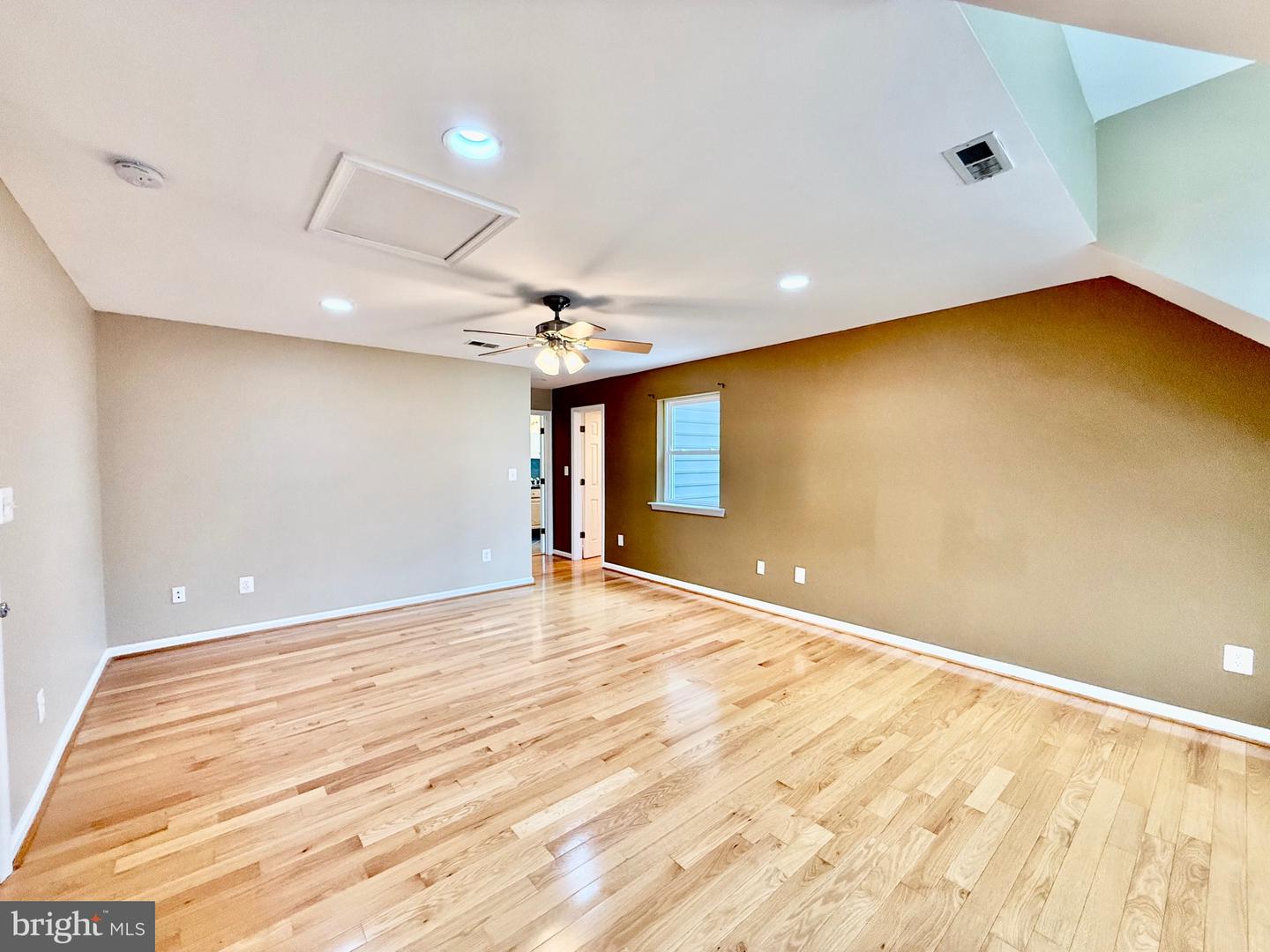 6605 KEENE DR, SPRINGFIELD, Virginia 22152, 5 Bedrooms Bedrooms, ,5 BathroomsBathrooms,Residential,For sale,6605 KEENE DR,VAFX2241356 MLS # VAFX2241356