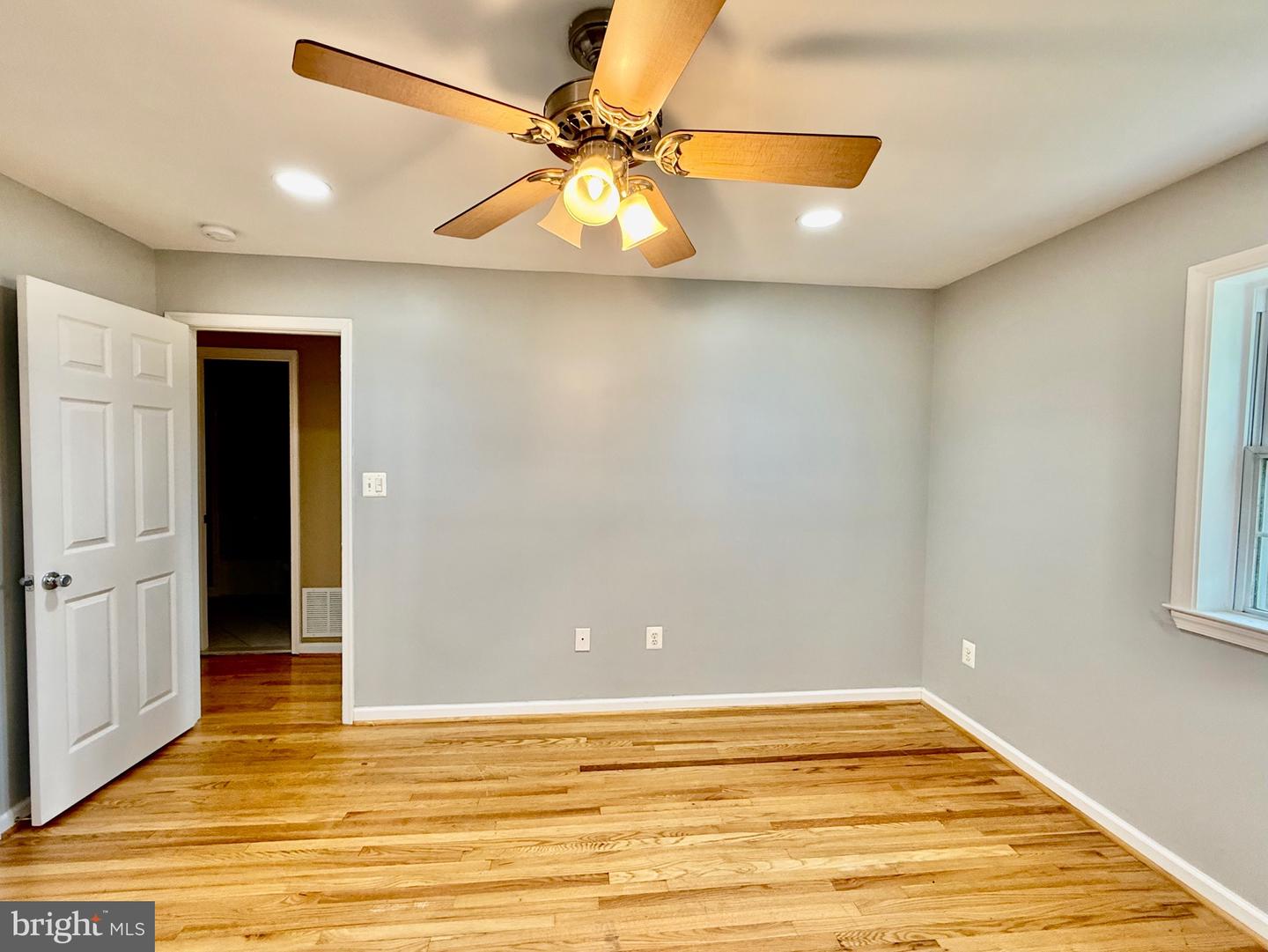 6605 KEENE DR, SPRINGFIELD, Virginia 22152, 5 Bedrooms Bedrooms, ,5 BathroomsBathrooms,Residential,For sale,6605 KEENE DR,VAFX2241356 MLS # VAFX2241356