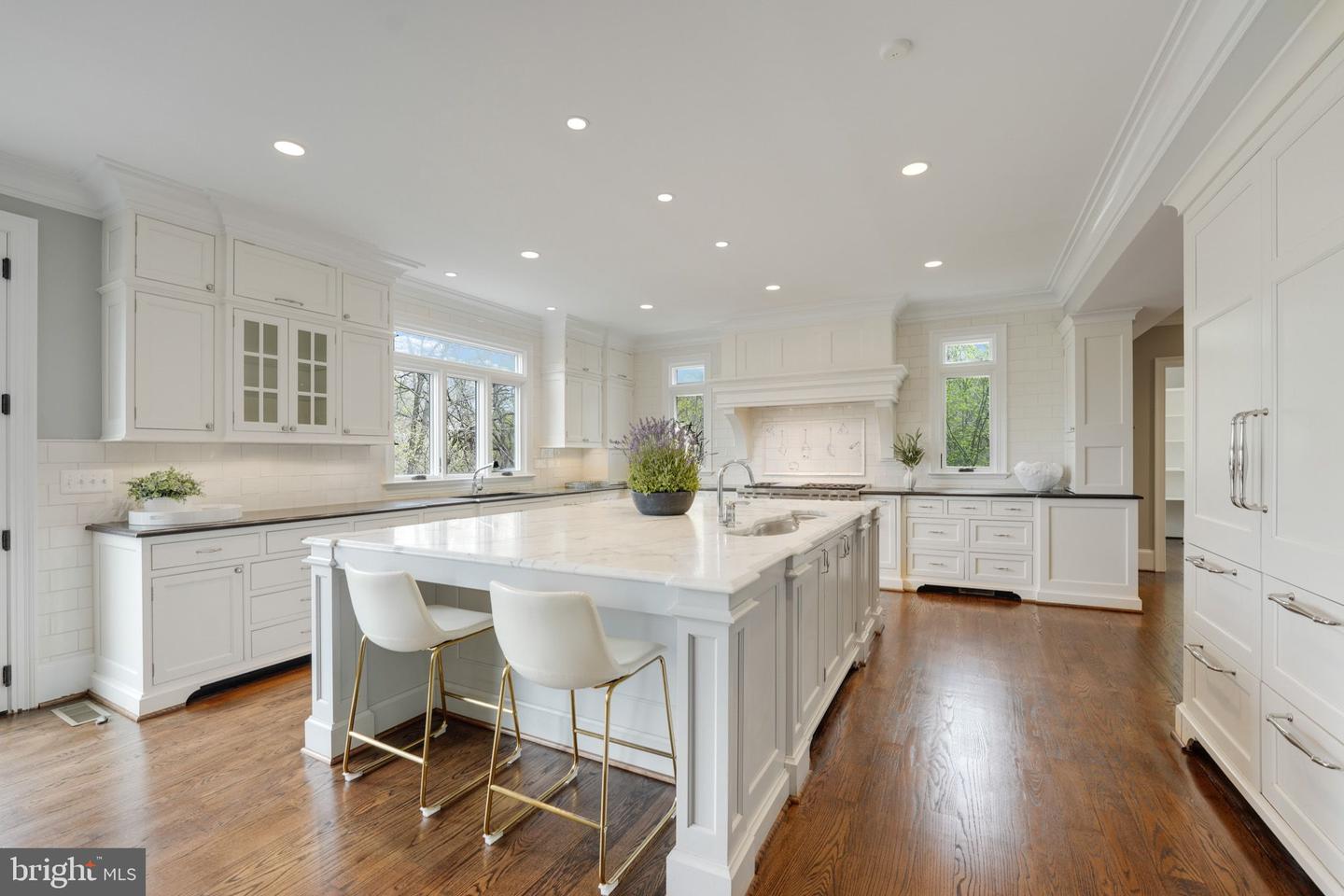9884 RIVER CHASE WAY, GREAT FALLS, Virginia 22066, 6 Bedrooms Bedrooms, ,6 BathroomsBathrooms,Residential,For sale,9884 RIVER CHASE WAY,VAFX2241464 MLS # VAFX2241464