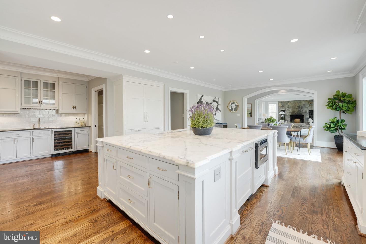 9884 RIVER CHASE WAY, GREAT FALLS, Virginia 22066, 6 Bedrooms Bedrooms, ,6 BathroomsBathrooms,Residential,For sale,9884 RIVER CHASE WAY,VAFX2241464 MLS # VAFX2241464