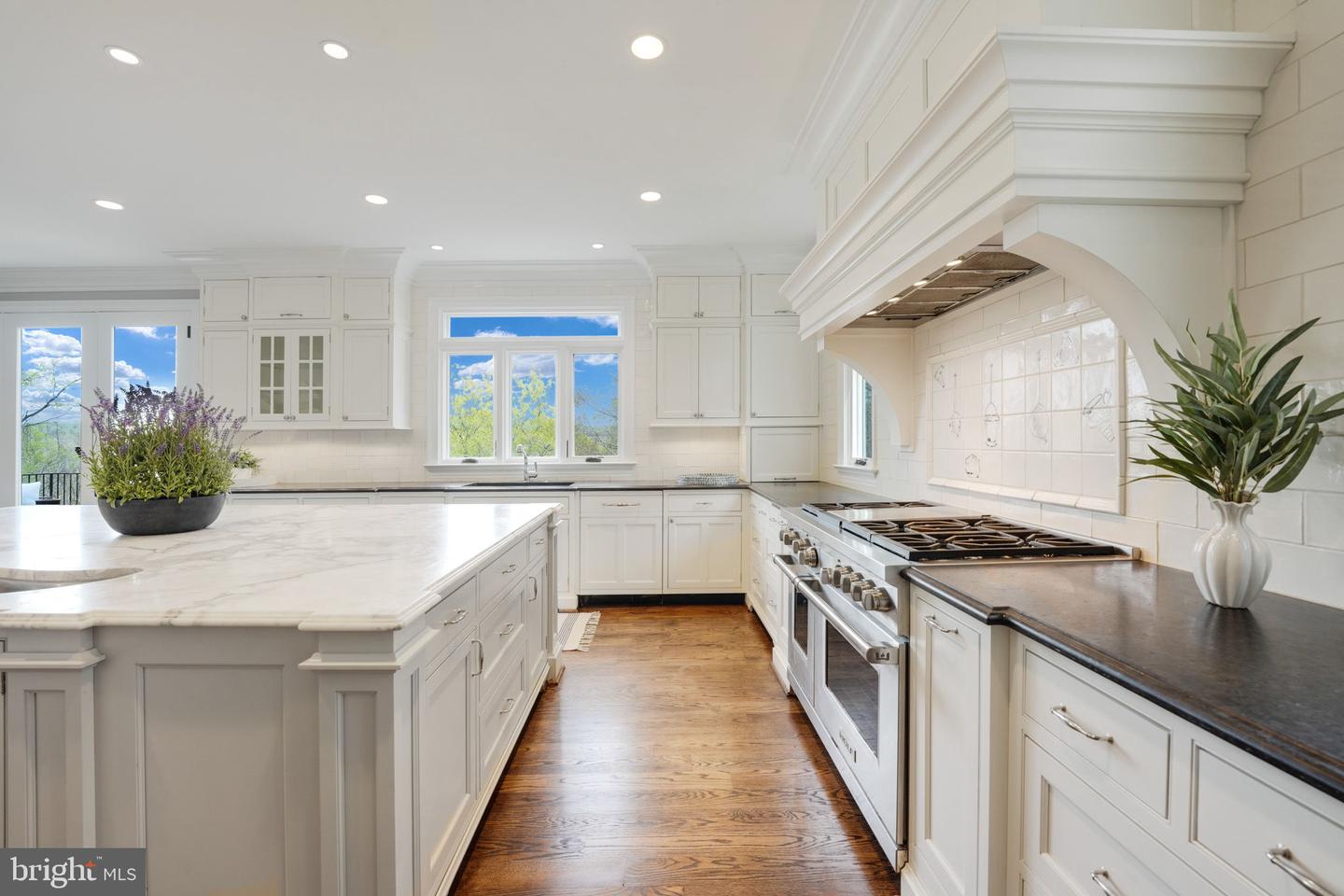 9884 RIVER CHASE WAY, GREAT FALLS, Virginia 22066, 6 Bedrooms Bedrooms, ,6 BathroomsBathrooms,Residential,For sale,9884 RIVER CHASE WAY,VAFX2241464 MLS # VAFX2241464