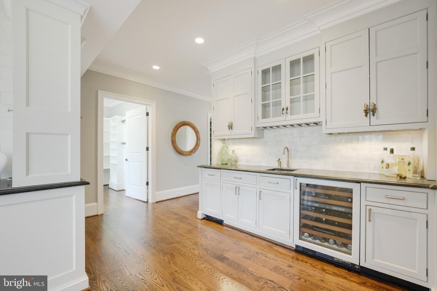9884 RIVER CHASE WAY, GREAT FALLS, Virginia 22066, 6 Bedrooms Bedrooms, ,6 BathroomsBathrooms,Residential,For sale,9884 RIVER CHASE WAY,VAFX2241464 MLS # VAFX2241464