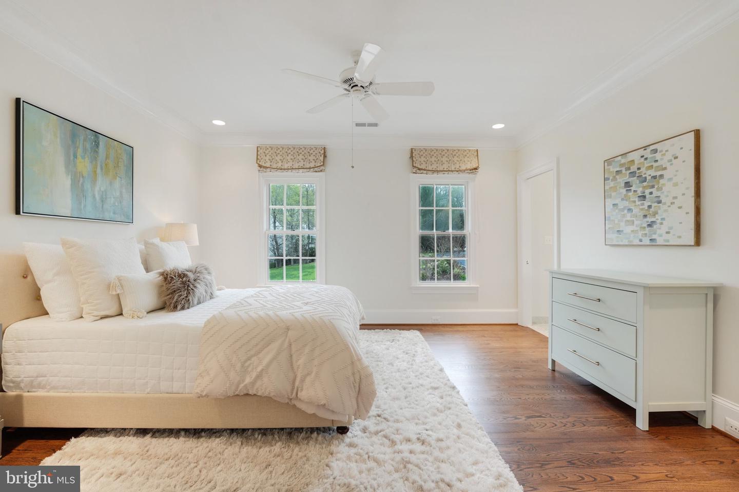9884 RIVER CHASE WAY, GREAT FALLS, Virginia 22066, 6 Bedrooms Bedrooms, ,6 BathroomsBathrooms,Residential,For sale,9884 RIVER CHASE WAY,VAFX2241464 MLS # VAFX2241464