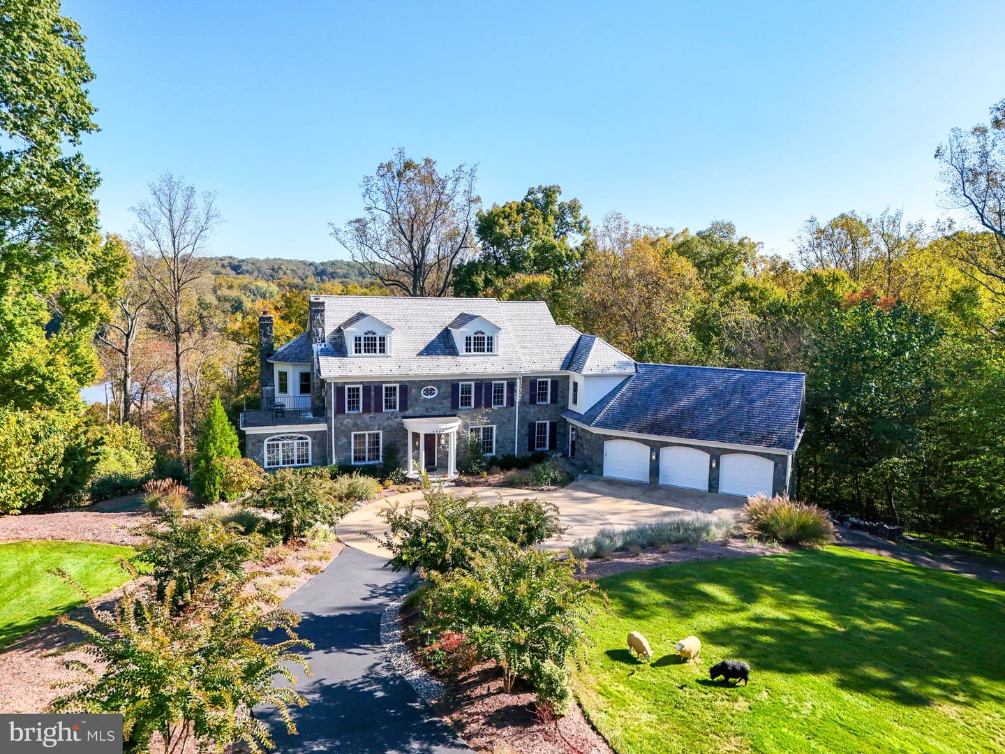 9884 RIVER CHASE WAY, GREAT FALLS, Virginia 22066, 6 Bedrooms Bedrooms, ,6 BathroomsBathrooms,Residential,For sale,9884 RIVER CHASE WAY,VAFX2241464 MLS # VAFX2241464