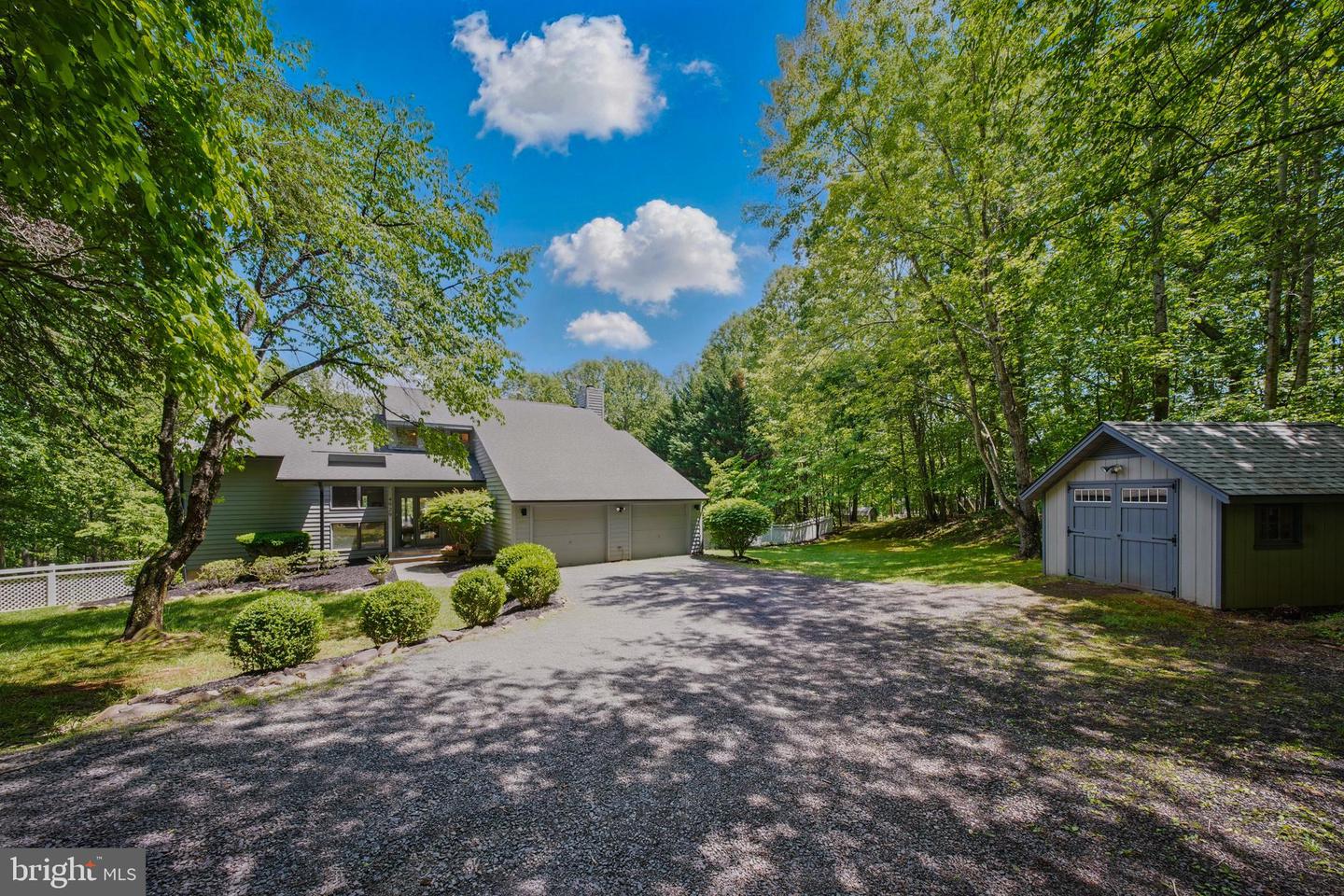 4929 S WINDSWEPT LN, MARSHALL, Virginia 20115, 4 Bedrooms Bedrooms, ,4 BathroomsBathrooms,Residential,For sale,4929 S WINDSWEPT LN,VAFQ2016672 MLS # VAFQ2016672