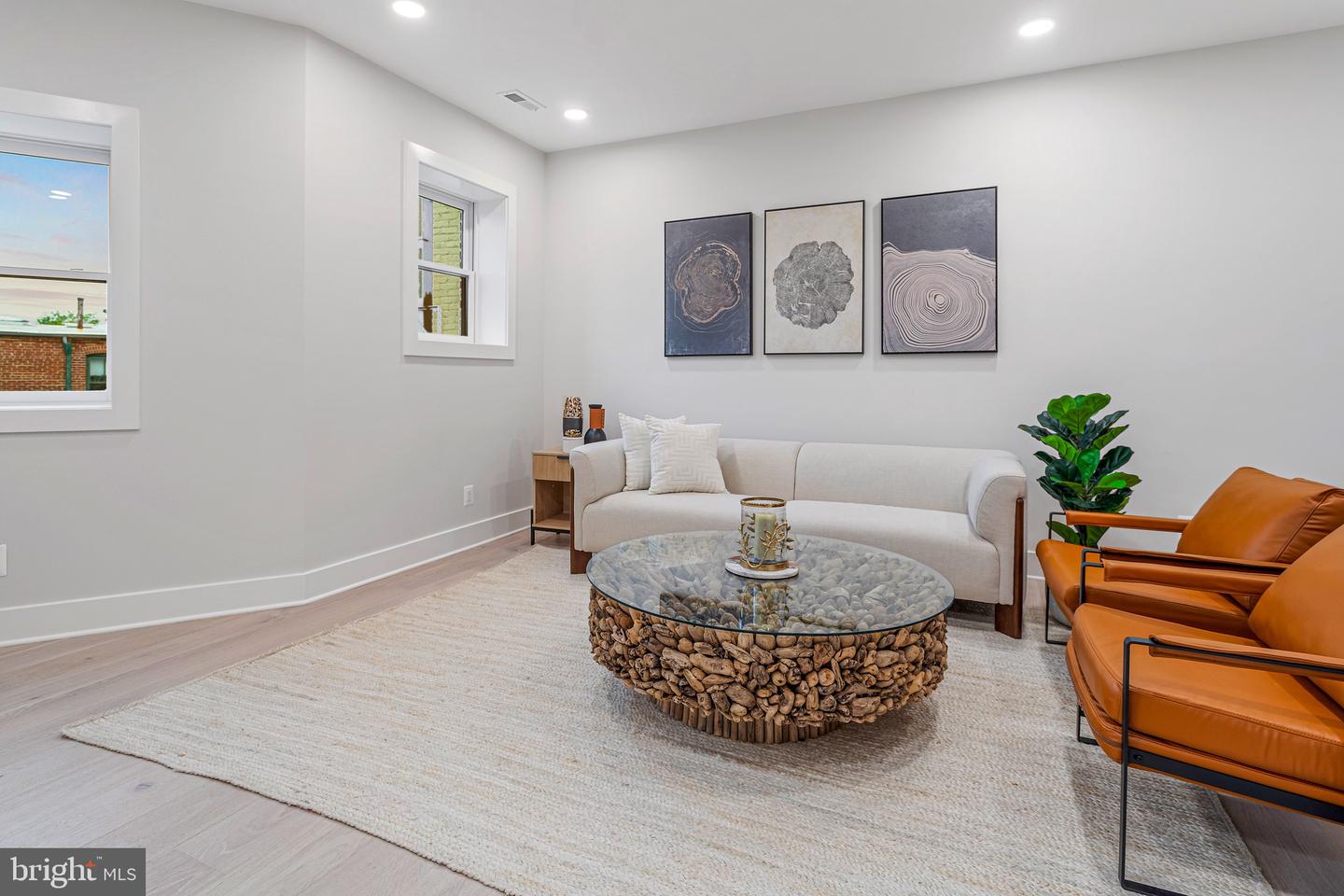 1724 CONNECTICUT AVE NW #8, WASHINGTON, District Of Columbia 20009, 2 Bedrooms Bedrooms, ,2 BathroomsBathrooms,Residential,For sale,1724 CONNECTICUT AVE NW #8,DCDC2201138 MLS # DCDC2201138