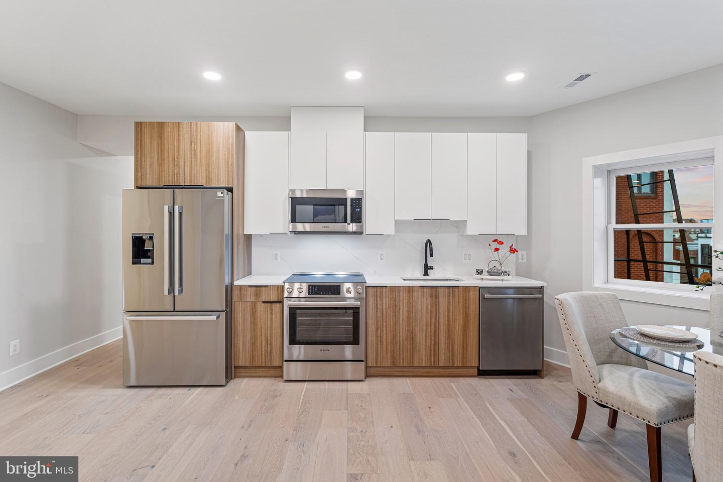 1724 CONNECTICUT AVE NW #8, WASHINGTON, District Of Columbia 20009, 2 Bedrooms Bedrooms, ,2 BathroomsBathrooms,Residential,For sale,1724 CONNECTICUT AVE NW #8,DCDC2201138 MLS # DCDC2201138