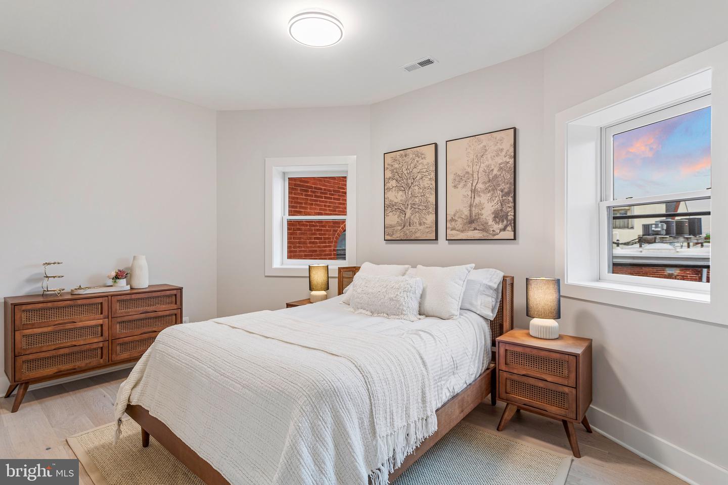 1724 CONNECTICUT AVE NW #8, WASHINGTON, District Of Columbia 20009, 2 Bedrooms Bedrooms, ,2 BathroomsBathrooms,Residential,For sale,1724 CONNECTICUT AVE NW #8,DCDC2201138 MLS # DCDC2201138