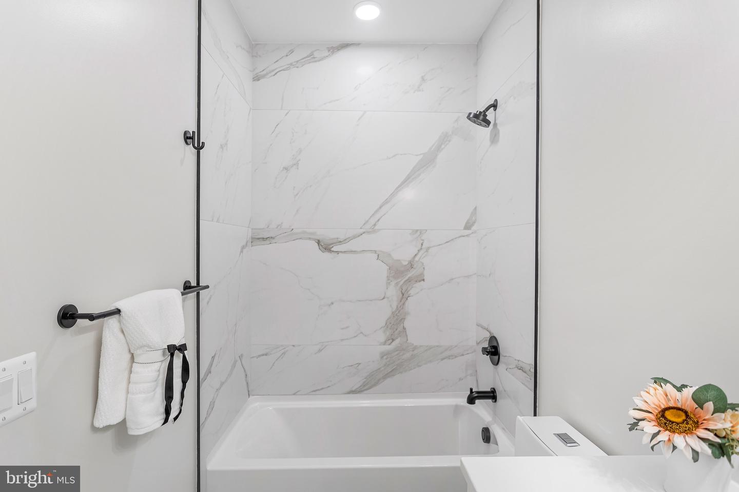 1724 CONNECTICUT AVE NW #8, WASHINGTON, District Of Columbia 20009, 2 Bedrooms Bedrooms, ,2 BathroomsBathrooms,Residential,For sale,1724 CONNECTICUT AVE NW #8,DCDC2201138 MLS # DCDC2201138