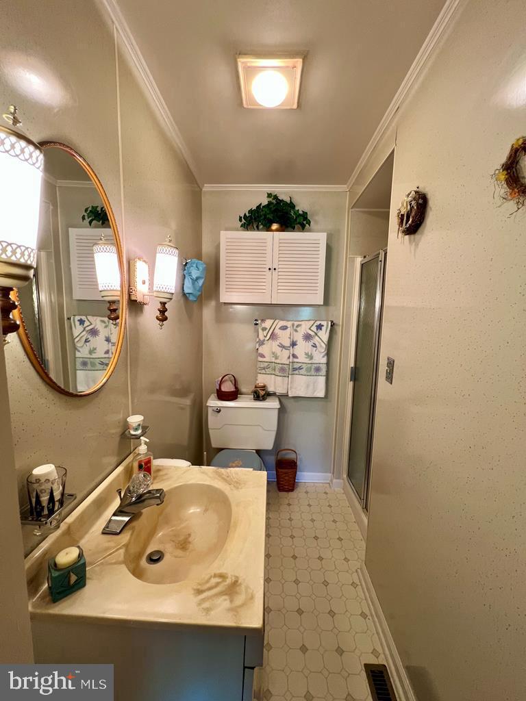 9815 RICHMOND RD, WARSAW, Virginia 22572, 3 Bedrooms Bedrooms, 7 Rooms Rooms,2 BathroomsBathrooms,Residential,For sale,9815 RICHMOND RD,VARV2000508 MLS # VARV2000508