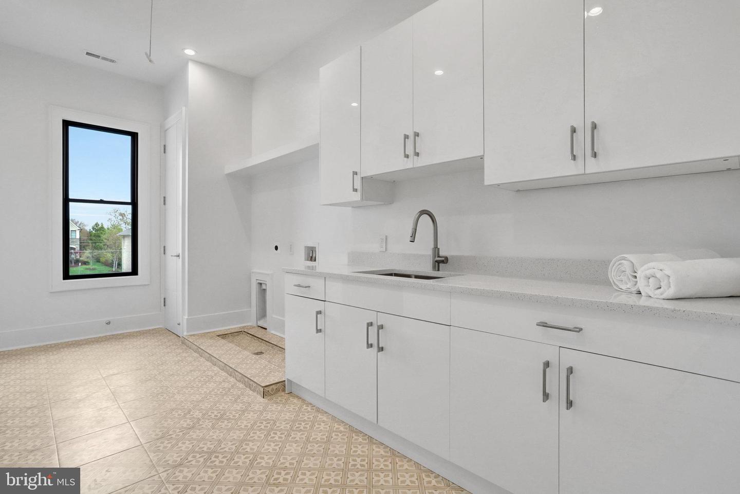 6820 BROYHILL ST, MCLEAN, Virginia 22101, 7 Bedrooms Bedrooms, ,9 BathroomsBathrooms,Residential,For sale,6820 BROYHILL ST,VAFX2241492 MLS # VAFX2241492