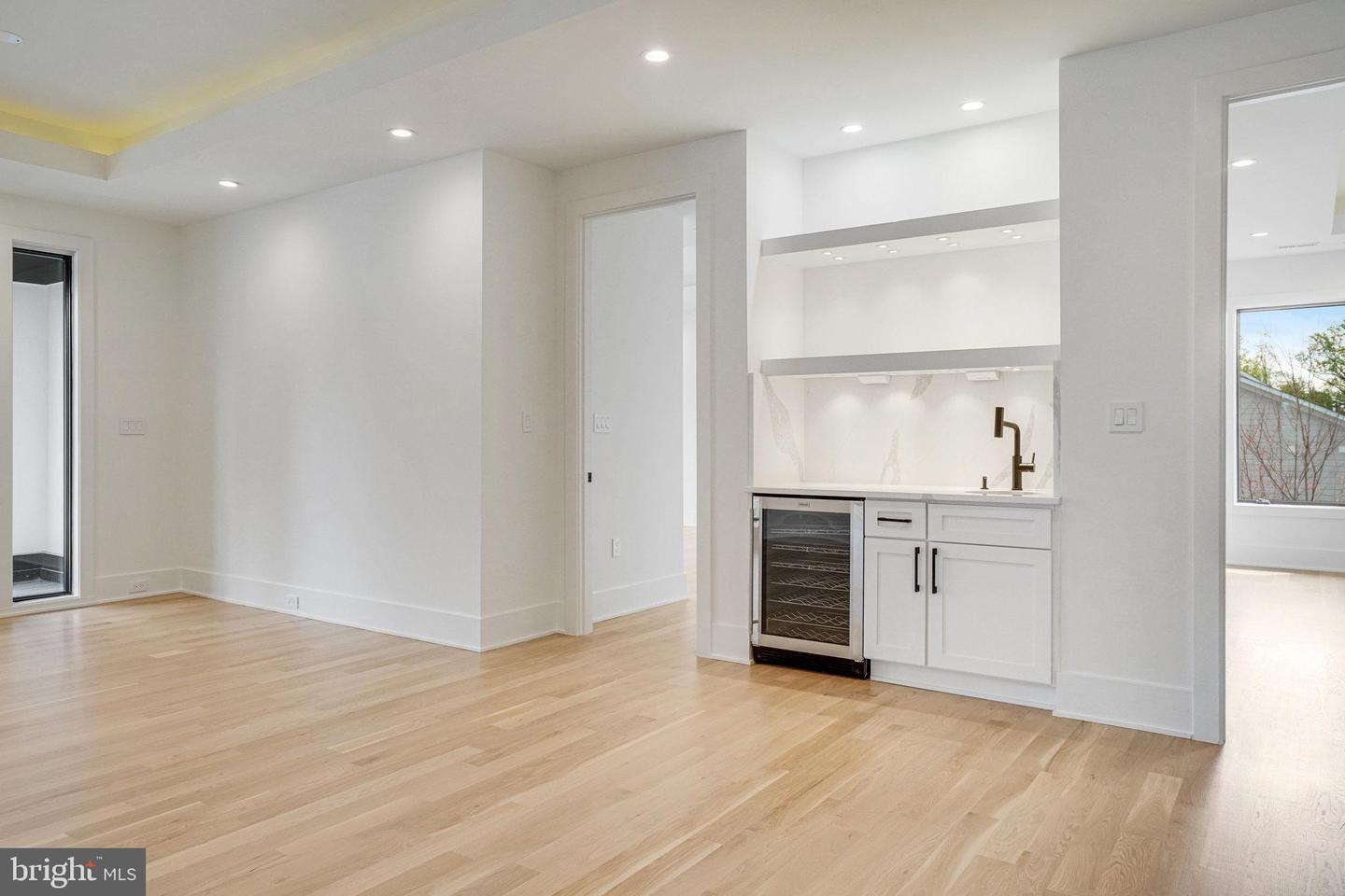 2148 CRIMMINS LN, FALLS CHURCH, Virginia 22043, 7 Bedrooms Bedrooms, ,7 BathroomsBathrooms,Residential,For sale,2148 CRIMMINS LN,VAFX2241496 MLS # VAFX2241496