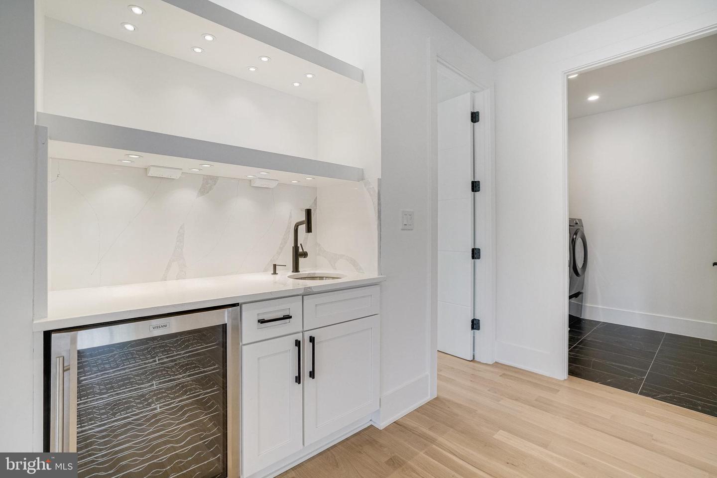2148 CRIMMINS LN, FALLS CHURCH, Virginia 22043, 7 Bedrooms Bedrooms, ,7 BathroomsBathrooms,Residential,For sale,2148 CRIMMINS LN,VAFX2241496 MLS # VAFX2241496
