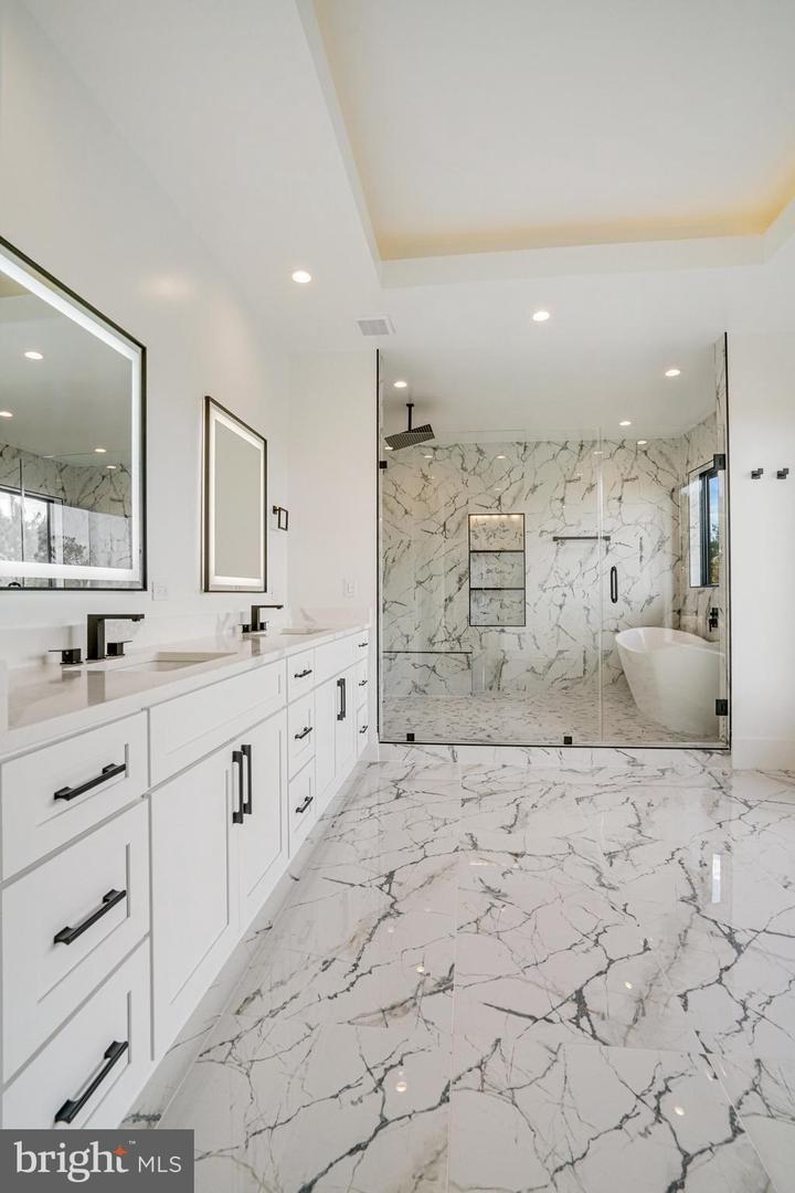 2148 CRIMMINS LN, FALLS CHURCH, Virginia 22043, 7 Bedrooms Bedrooms, ,7 BathroomsBathrooms,Residential,For sale,2148 CRIMMINS LN,VAFX2241496 MLS # VAFX2241496