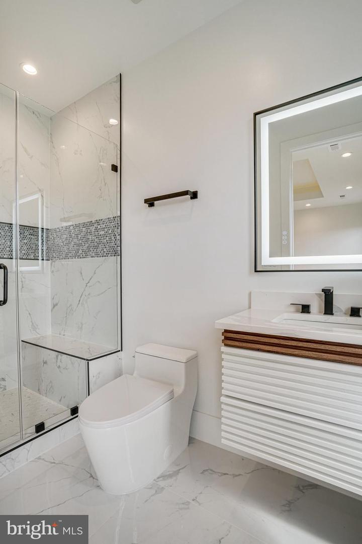 2148 CRIMMINS LN, FALLS CHURCH, Virginia 22043, 7 Bedrooms Bedrooms, ,7 BathroomsBathrooms,Residential,For sale,2148 CRIMMINS LN,VAFX2241496 MLS # VAFX2241496