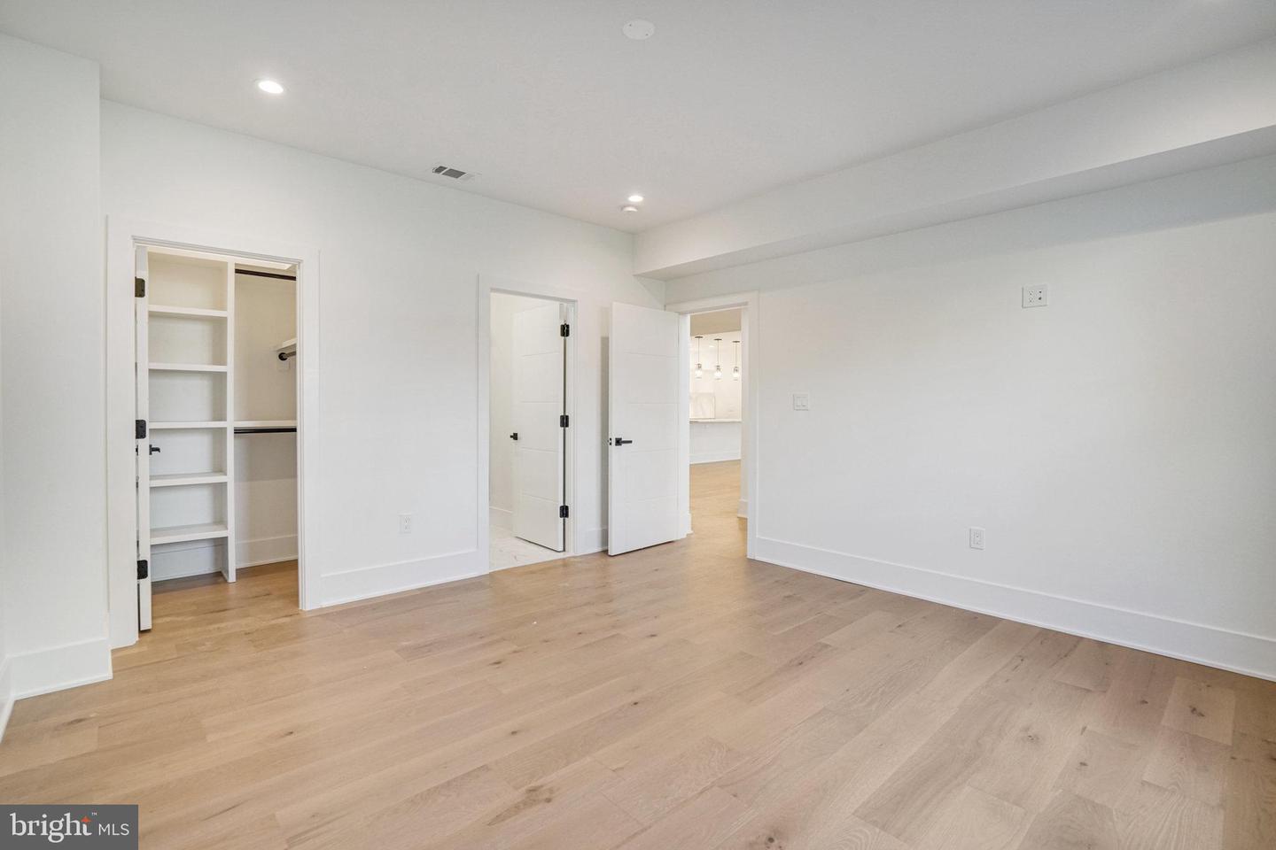 2148 CRIMMINS LN, FALLS CHURCH, Virginia 22043, 7 Bedrooms Bedrooms, ,7 BathroomsBathrooms,Residential,For sale,2148 CRIMMINS LN,VAFX2241496 MLS # VAFX2241496