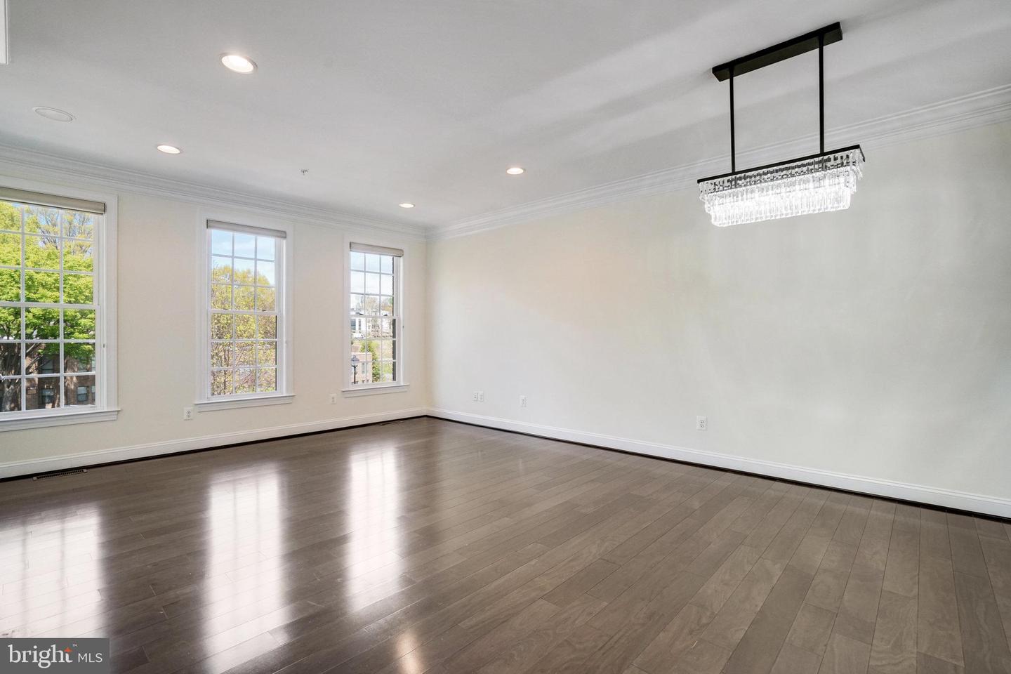 2082 HUTCHISON GROVE CT, FALLS CHURCH, Virginia 22043, 3 Bedrooms Bedrooms, ,3 BathroomsBathrooms,Residential,For sale,2082 HUTCHISON GROVE CT,VAFX2241498 MLS # VAFX2241498