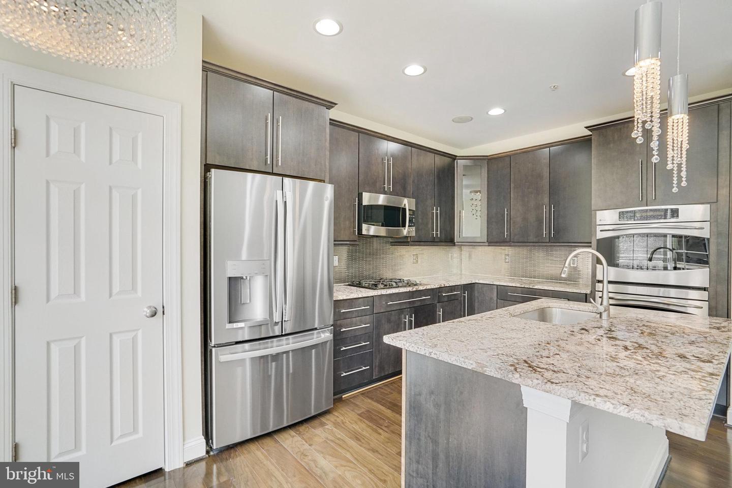 2082 HUTCHISON GROVE CT, FALLS CHURCH, Virginia 22043, 3 Bedrooms Bedrooms, ,3 BathroomsBathrooms,Residential,For sale,2082 HUTCHISON GROVE CT,VAFX2241498 MLS # VAFX2241498