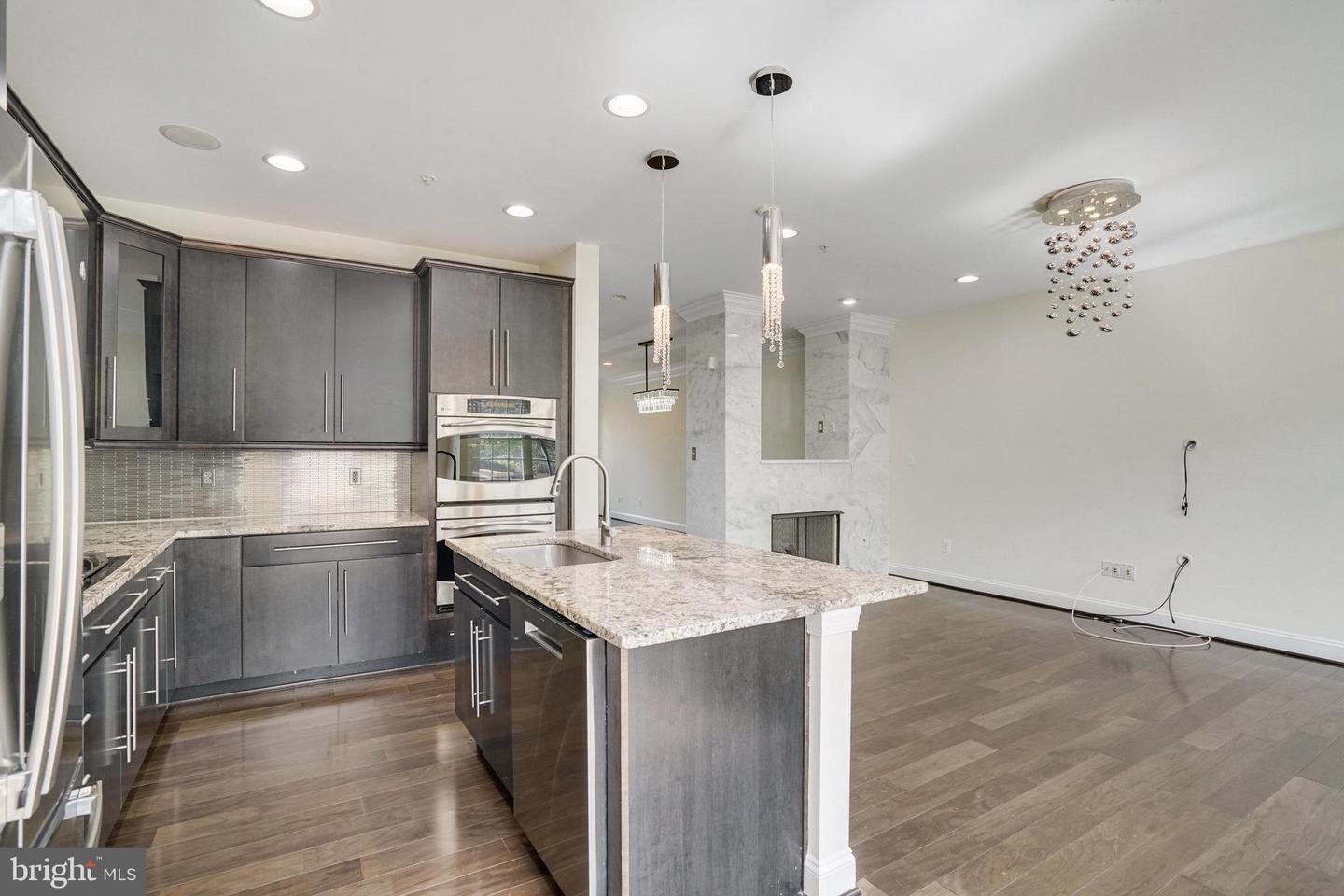 2082 HUTCHISON GROVE CT, FALLS CHURCH, Virginia 22043, 3 Bedrooms Bedrooms, ,3 BathroomsBathrooms,Residential,For sale,2082 HUTCHISON GROVE CT,VAFX2241498 MLS # VAFX2241498