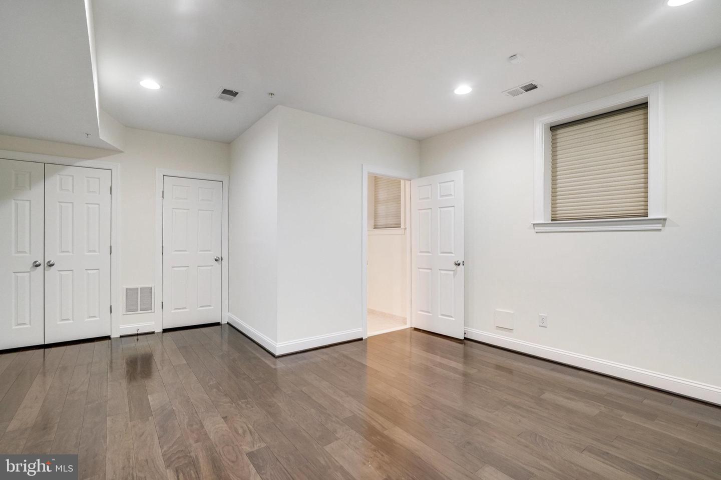 2082 HUTCHISON GROVE CT, FALLS CHURCH, Virginia 22043, 3 Bedrooms Bedrooms, ,3 BathroomsBathrooms,Residential,For sale,2082 HUTCHISON GROVE CT,VAFX2241498 MLS # VAFX2241498