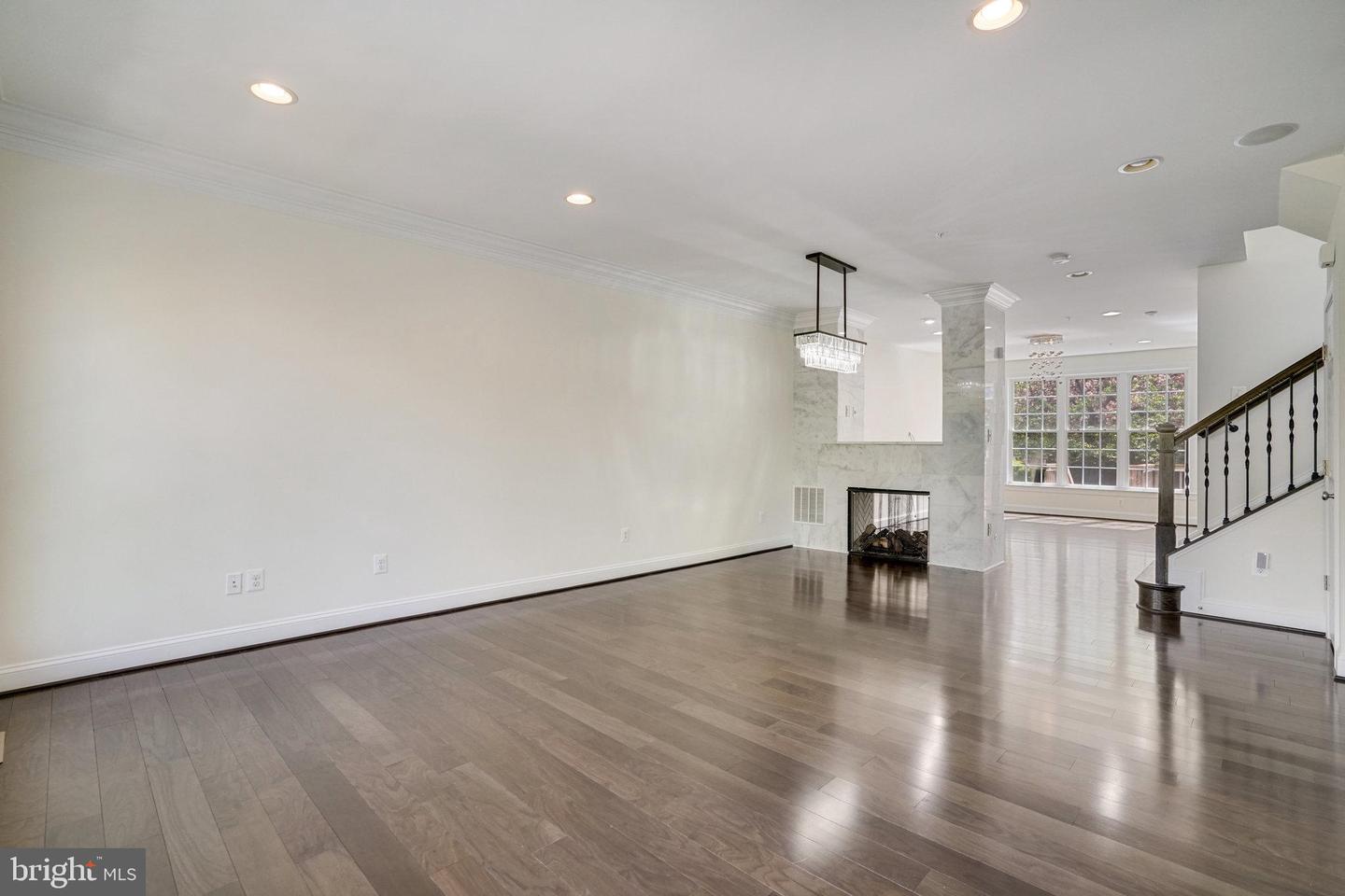 2082 HUTCHISON GROVE CT, FALLS CHURCH, Virginia 22043, 3 Bedrooms Bedrooms, ,3 BathroomsBathrooms,Residential,For sale,2082 HUTCHISON GROVE CT,VAFX2241498 MLS # VAFX2241498