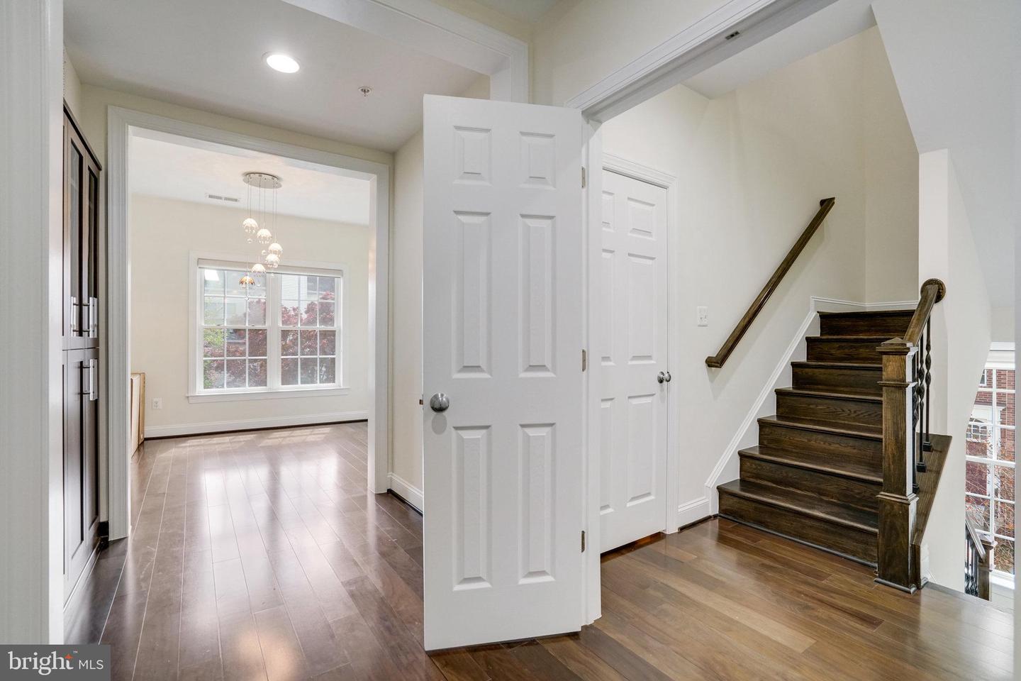 2082 HUTCHISON GROVE CT, FALLS CHURCH, Virginia 22043, 3 Bedrooms Bedrooms, ,3 BathroomsBathrooms,Residential,For sale,2082 HUTCHISON GROVE CT,VAFX2241498 MLS # VAFX2241498