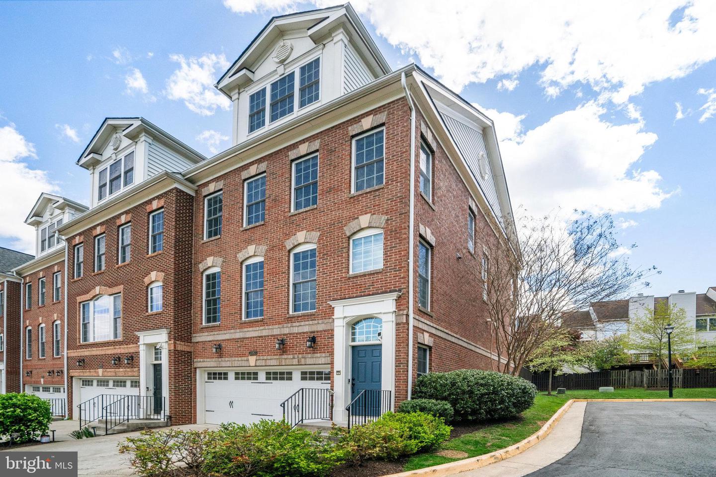 2082 HUTCHISON GROVE CT, FALLS CHURCH, Virginia 22043, 3 Bedrooms Bedrooms, ,3 BathroomsBathrooms,Residential,For sale,2082 HUTCHISON GROVE CT,VAFX2241498 MLS # VAFX2241498