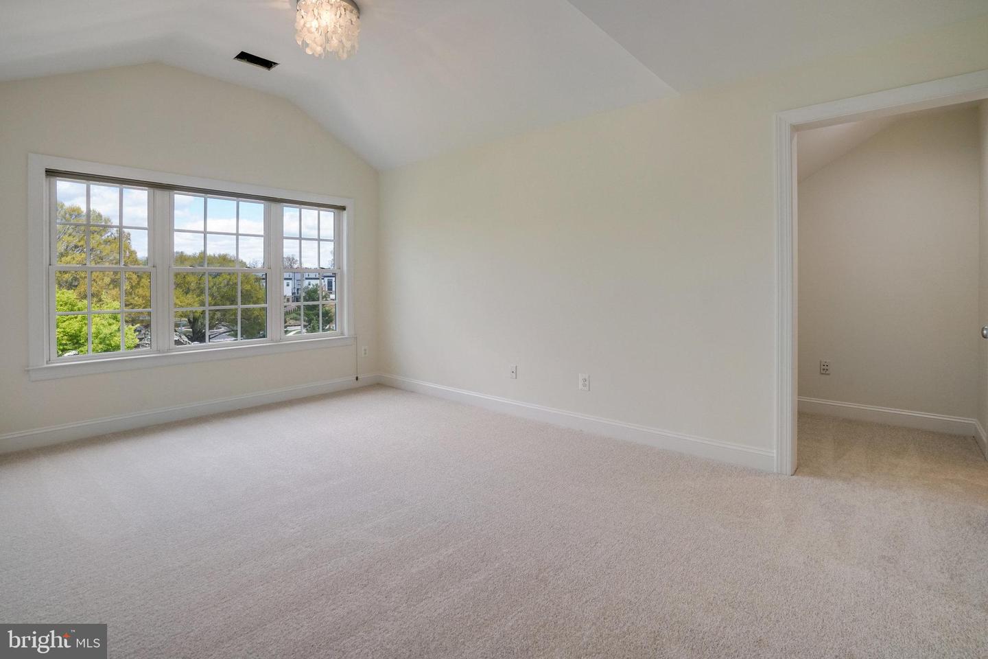 2082 HUTCHISON GROVE CT, FALLS CHURCH, Virginia 22043, 3 Bedrooms Bedrooms, ,3 BathroomsBathrooms,Residential,For sale,2082 HUTCHISON GROVE CT,VAFX2241498 MLS # VAFX2241498