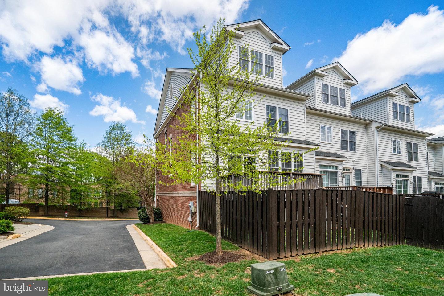 2082 HUTCHISON GROVE CT, FALLS CHURCH, Virginia 22043, 3 Bedrooms Bedrooms, ,3 BathroomsBathrooms,Residential,For sale,2082 HUTCHISON GROVE CT,VAFX2241498 MLS # VAFX2241498