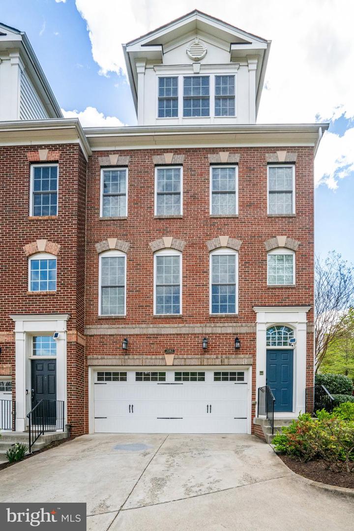 2082 HUTCHISON GROVE CT, FALLS CHURCH, Virginia 22043, 3 Bedrooms Bedrooms, ,3 BathroomsBathrooms,Residential,For sale,2082 HUTCHISON GROVE CT,VAFX2241498 MLS # VAFX2241498