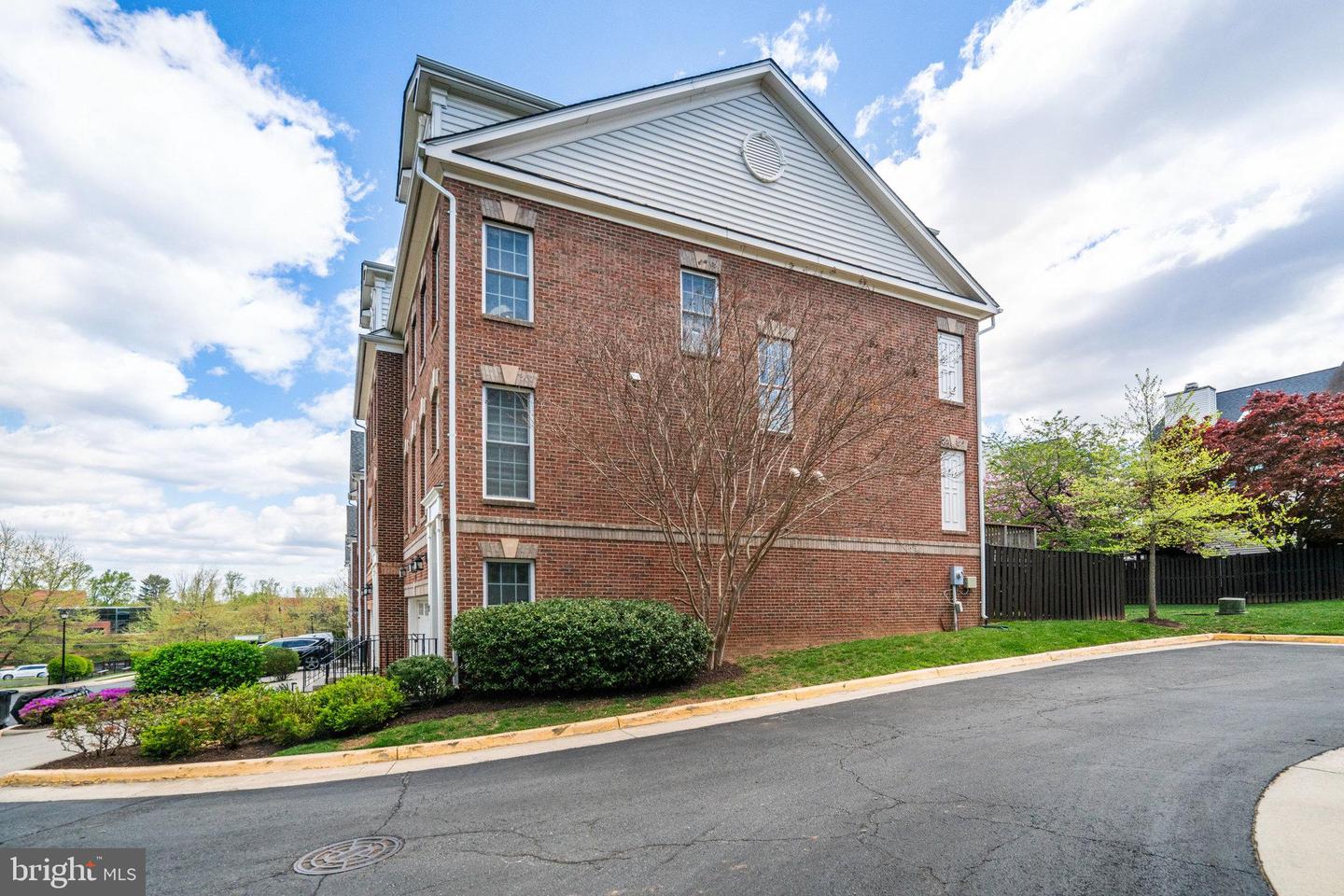 2082 HUTCHISON GROVE CT, FALLS CHURCH, Virginia 22043, 3 Bedrooms Bedrooms, ,3 BathroomsBathrooms,Residential,For sale,2082 HUTCHISON GROVE CT,VAFX2241498 MLS # VAFX2241498