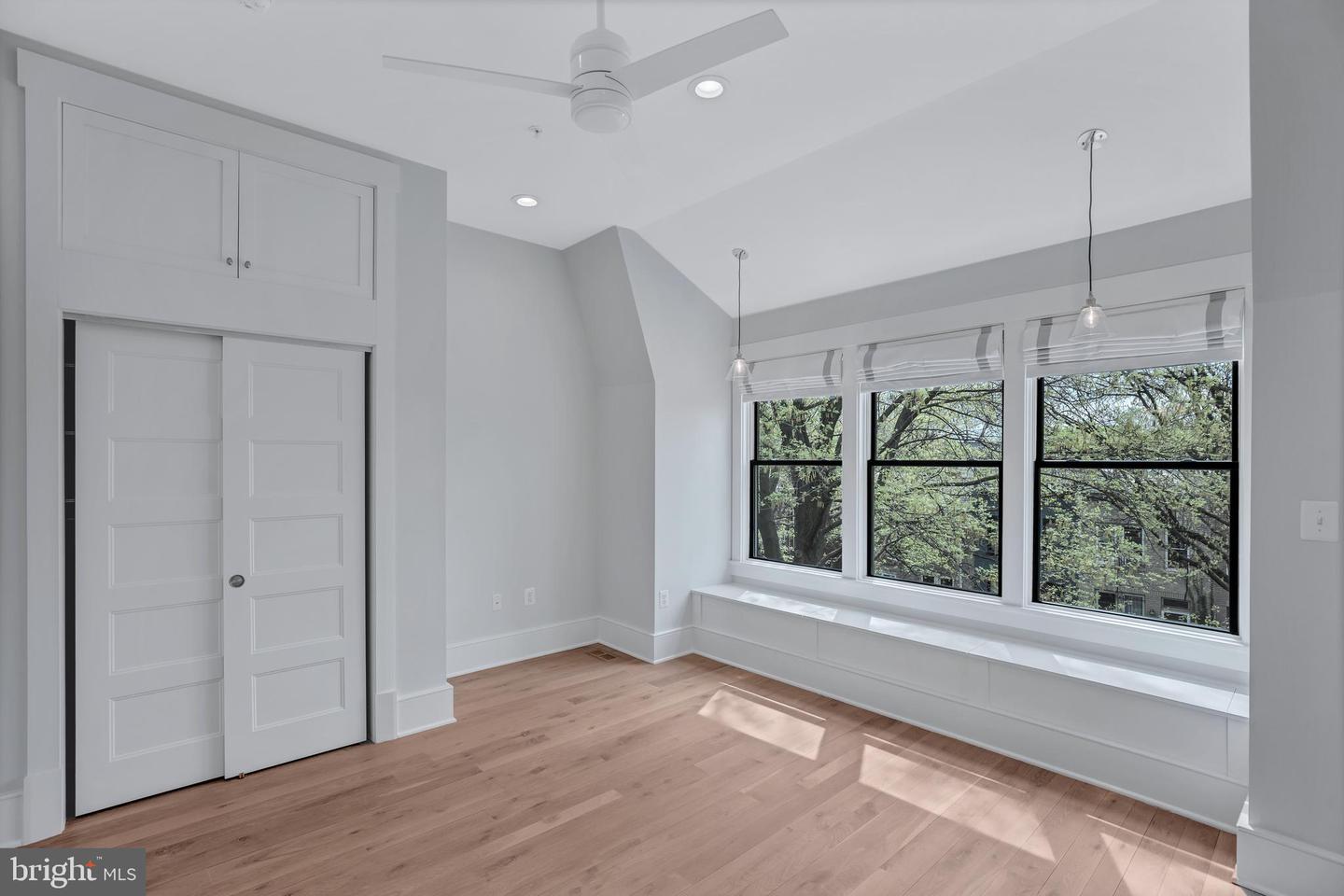 1622 E ST SE, WASHINGTON, District Of Columbia 20003, 4 Bedrooms Bedrooms, ,4 BathroomsBathrooms,Residential,For sale,1622 E ST SE,DCDC2201158 MLS # DCDC2201158