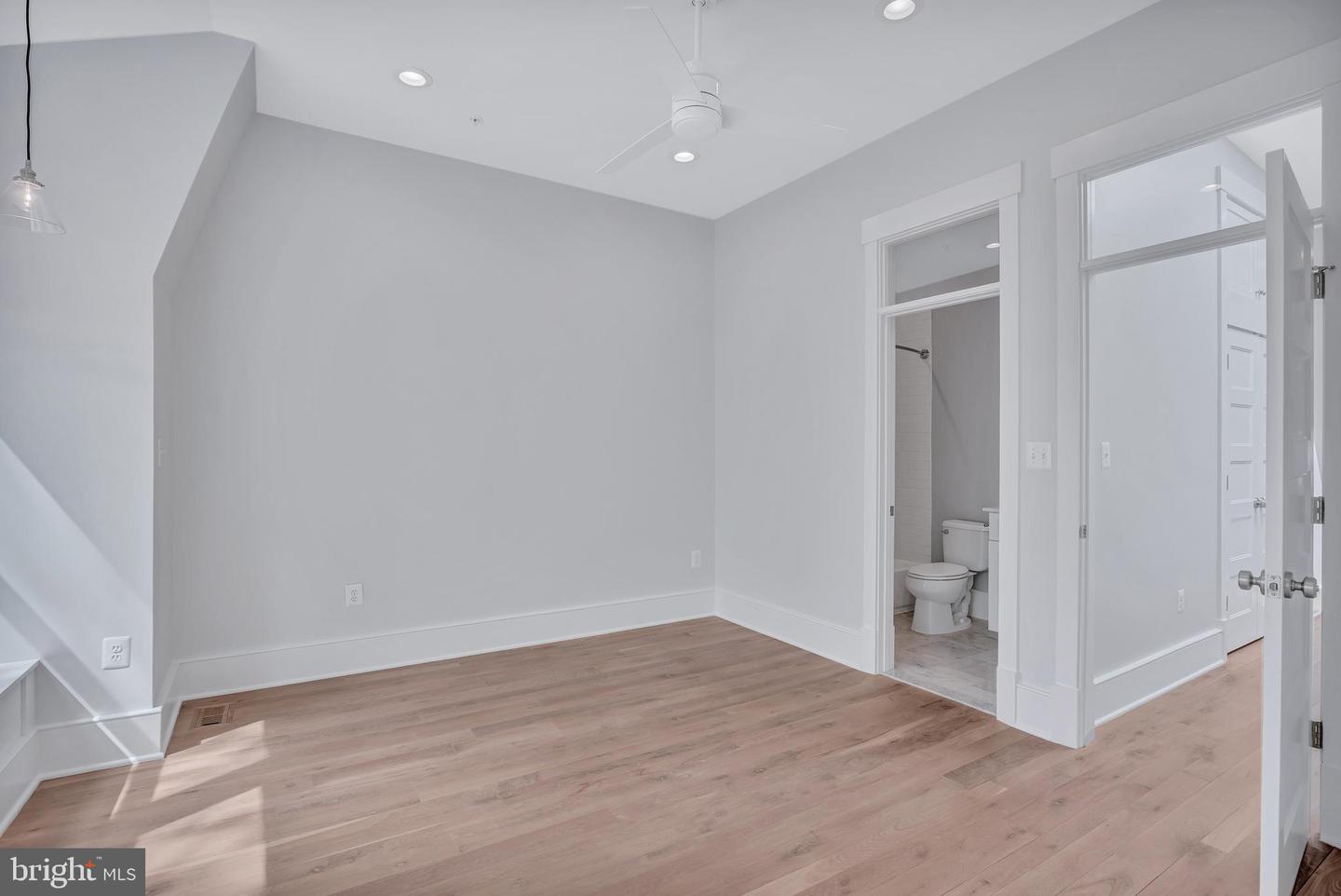 1622 E ST SE, WASHINGTON, District Of Columbia 20003, 4 Bedrooms Bedrooms, ,4 BathroomsBathrooms,Residential,For sale,1622 E ST SE,DCDC2201158 MLS # DCDC2201158