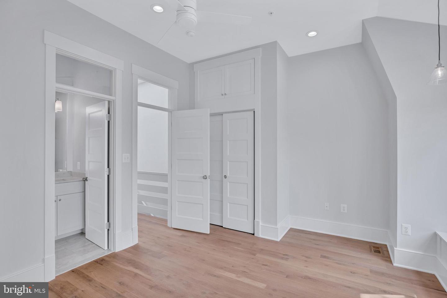 1622 E ST SE, WASHINGTON, District Of Columbia 20003, 4 Bedrooms Bedrooms, ,4 BathroomsBathrooms,Residential,For sale,1622 E ST SE,DCDC2201158 MLS # DCDC2201158