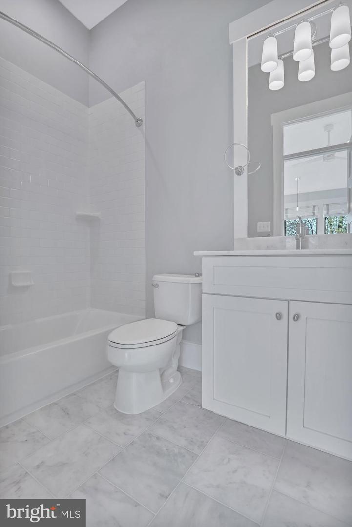1622 E ST SE, WASHINGTON, District Of Columbia 20003, 4 Bedrooms Bedrooms, ,4 BathroomsBathrooms,Residential,For sale,1622 E ST SE,DCDC2201158 MLS # DCDC2201158