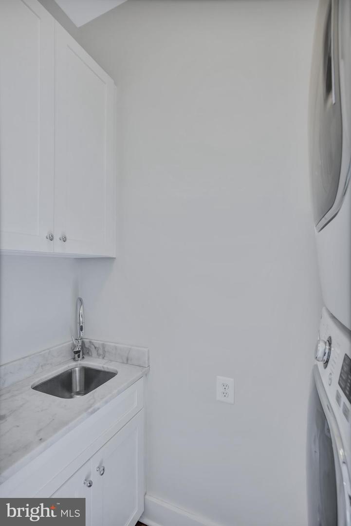 1622 E ST SE, WASHINGTON, District Of Columbia 20003, 4 Bedrooms Bedrooms, ,4 BathroomsBathrooms,Residential,For sale,1622 E ST SE,DCDC2201158 MLS # DCDC2201158