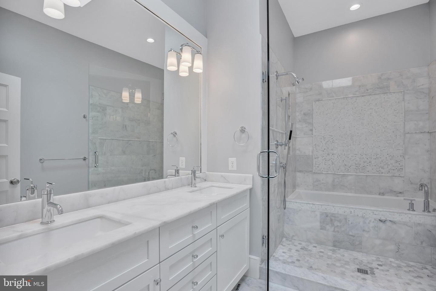 1622 E ST SE, WASHINGTON, District Of Columbia 20003, 4 Bedrooms Bedrooms, ,4 BathroomsBathrooms,Residential,For sale,1622 E ST SE,DCDC2201158 MLS # DCDC2201158