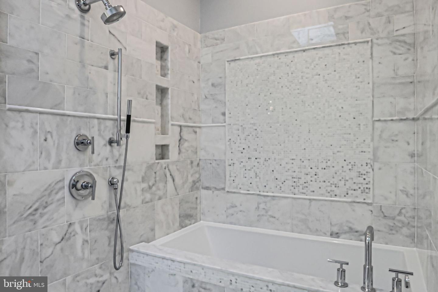 1622 E ST SE, WASHINGTON, District Of Columbia 20003, 4 Bedrooms Bedrooms, ,4 BathroomsBathrooms,Residential,For sale,1622 E ST SE,DCDC2201158 MLS # DCDC2201158