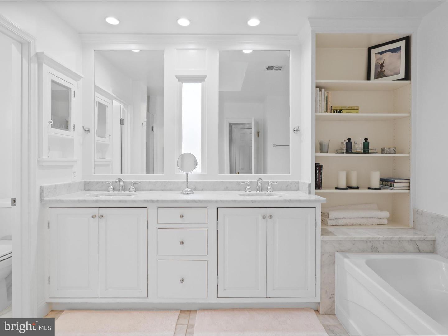 7287 EVANS MILL RD, MCLEAN, Virginia 22101, 4 Bedrooms Bedrooms, ,3 BathroomsBathrooms,Residential,For sale,7287 EVANS MILL RD,VAFX2241524 MLS # VAFX2241524