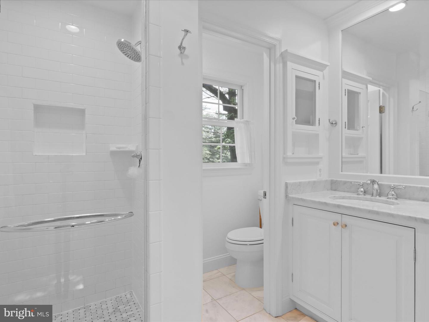 7287 EVANS MILL RD, MCLEAN, Virginia 22101, 4 Bedrooms Bedrooms, ,3 BathroomsBathrooms,Residential,For sale,7287 EVANS MILL RD,VAFX2241524 MLS # VAFX2241524