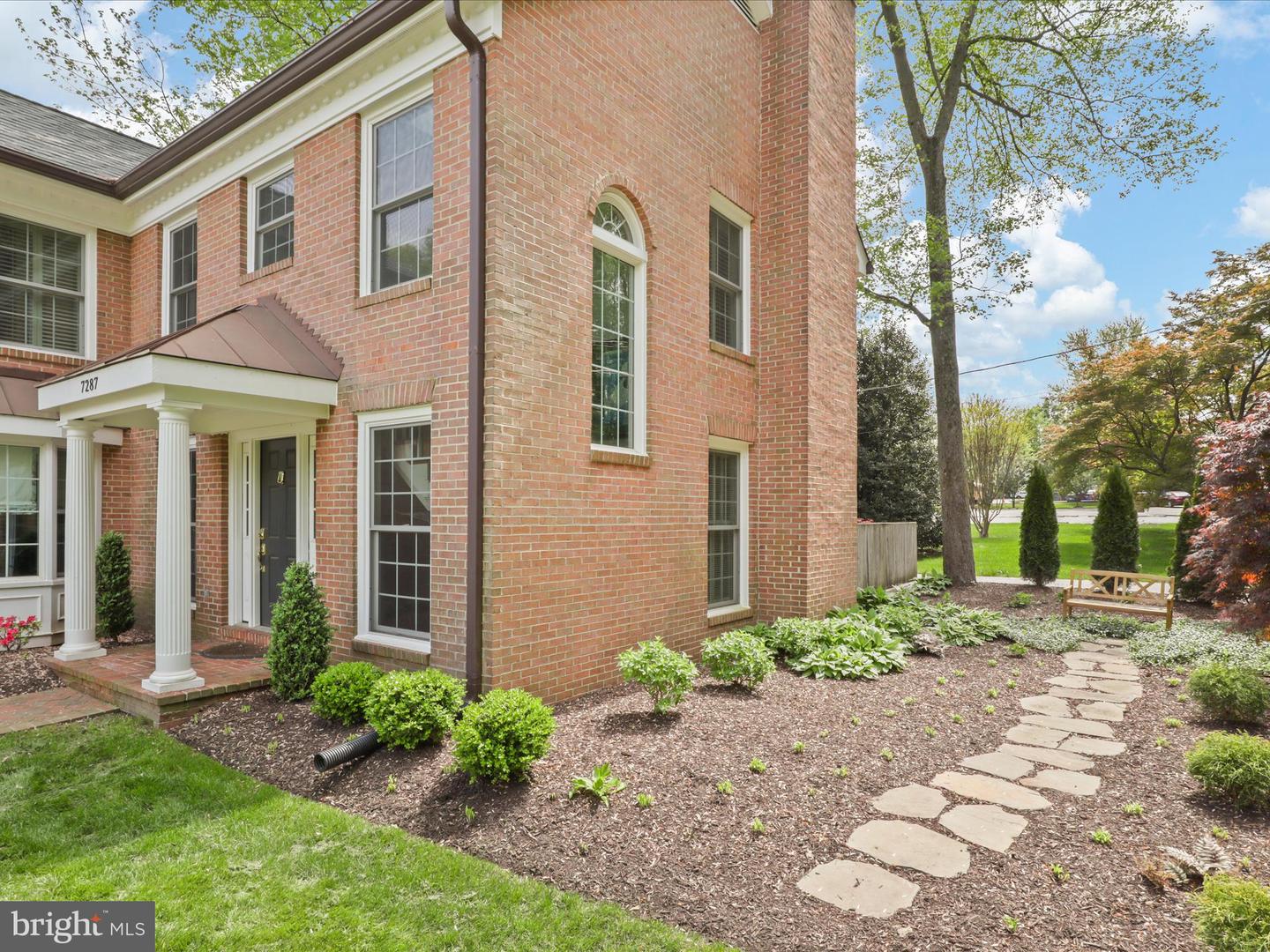 7287 EVANS MILL RD, MCLEAN, Virginia 22101, 4 Bedrooms Bedrooms, ,3 BathroomsBathrooms,Residential,For sale,7287 EVANS MILL RD,VAFX2241524 MLS # VAFX2241524