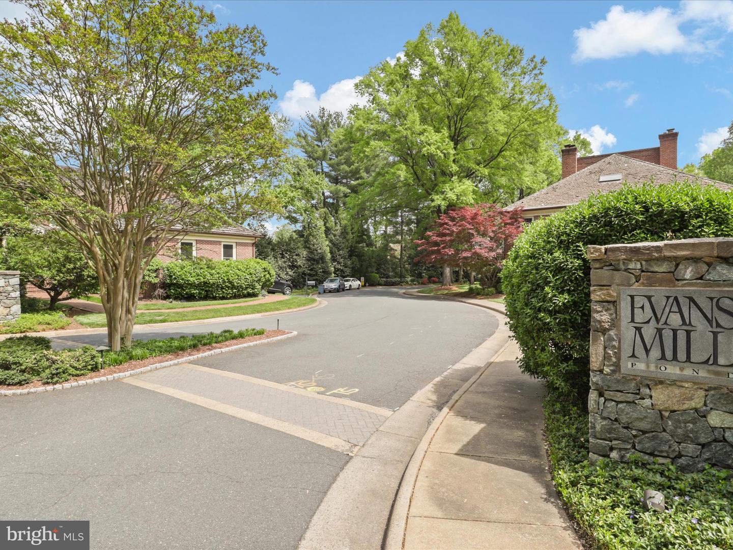 7287 EVANS MILL RD, MCLEAN, Virginia 22101, 4 Bedrooms Bedrooms, ,3 BathroomsBathrooms,Residential,For sale,7287 EVANS MILL RD,VAFX2241524 MLS # VAFX2241524