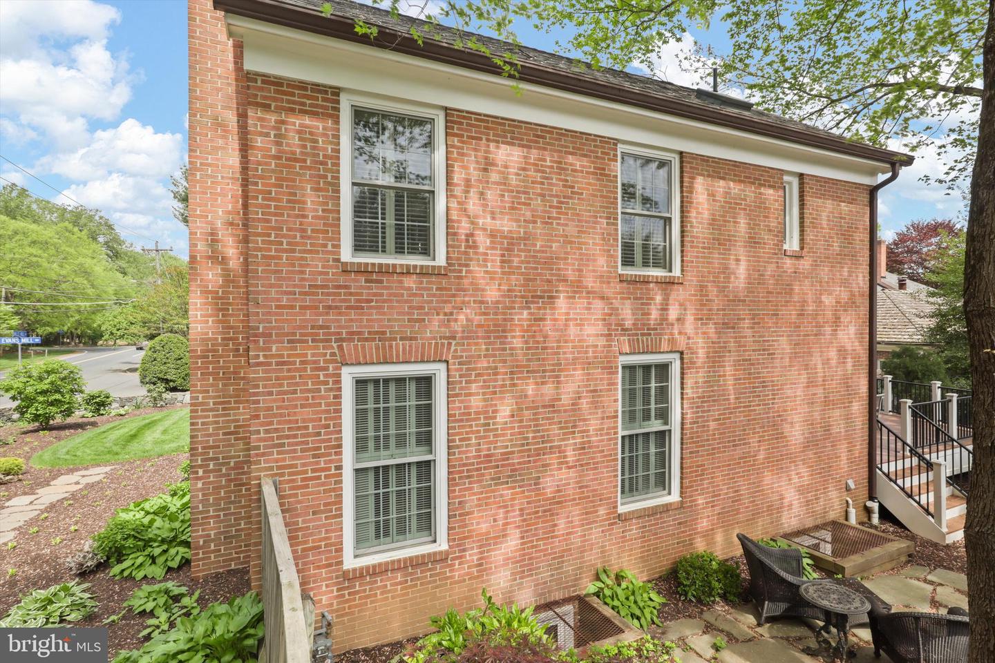 7287 EVANS MILL RD, MCLEAN, Virginia 22101, 4 Bedrooms Bedrooms, ,3 BathroomsBathrooms,Residential,For sale,7287 EVANS MILL RD,VAFX2241524 MLS # VAFX2241524