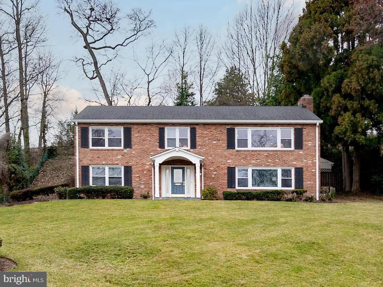 7104 SUSSEX PL, ALEXANDRIA, Virginia 22307, 3 Bedrooms Bedrooms, ,3 BathroomsBathrooms,Residential,For sale,7104 SUSSEX PL,VAFX2241526 MLS # VAFX2241526