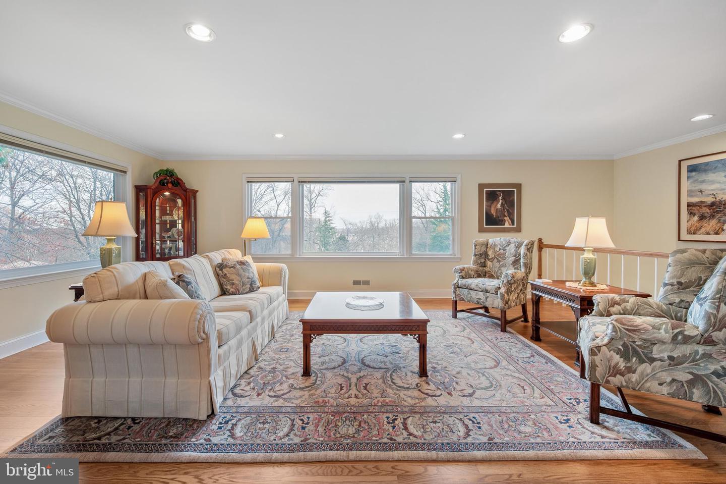 7104 SUSSEX PL, ALEXANDRIA, Virginia 22307, 3 Bedrooms Bedrooms, ,3 BathroomsBathrooms,Residential,For sale,7104 SUSSEX PL,VAFX2241526 MLS # VAFX2241526